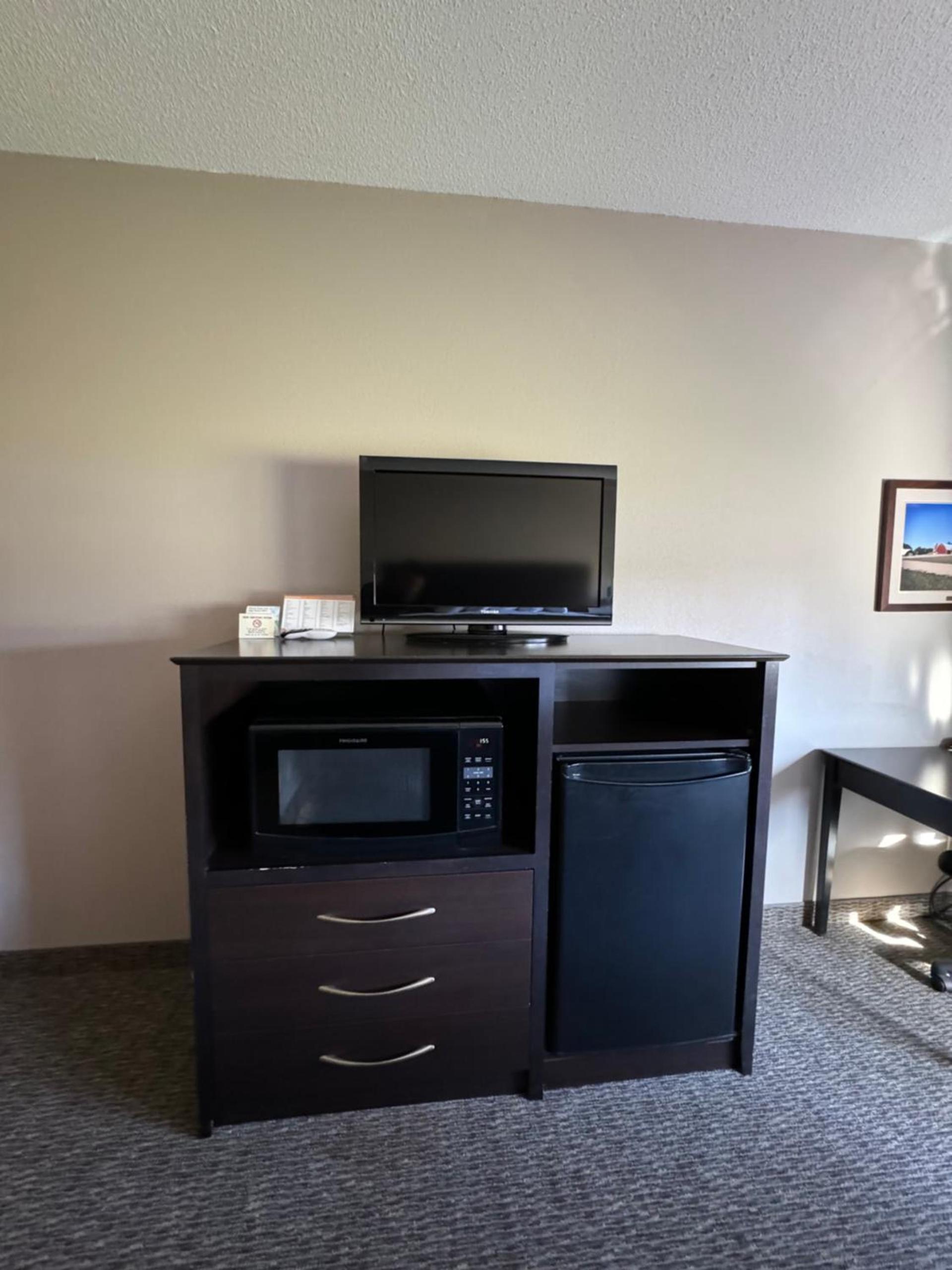 Garner INN & Suites photo 21