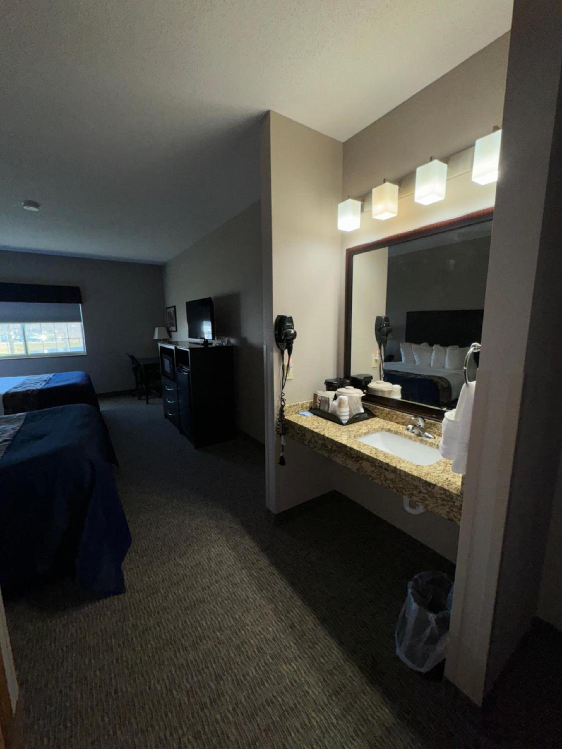 Garner INN & Suites photo 24
