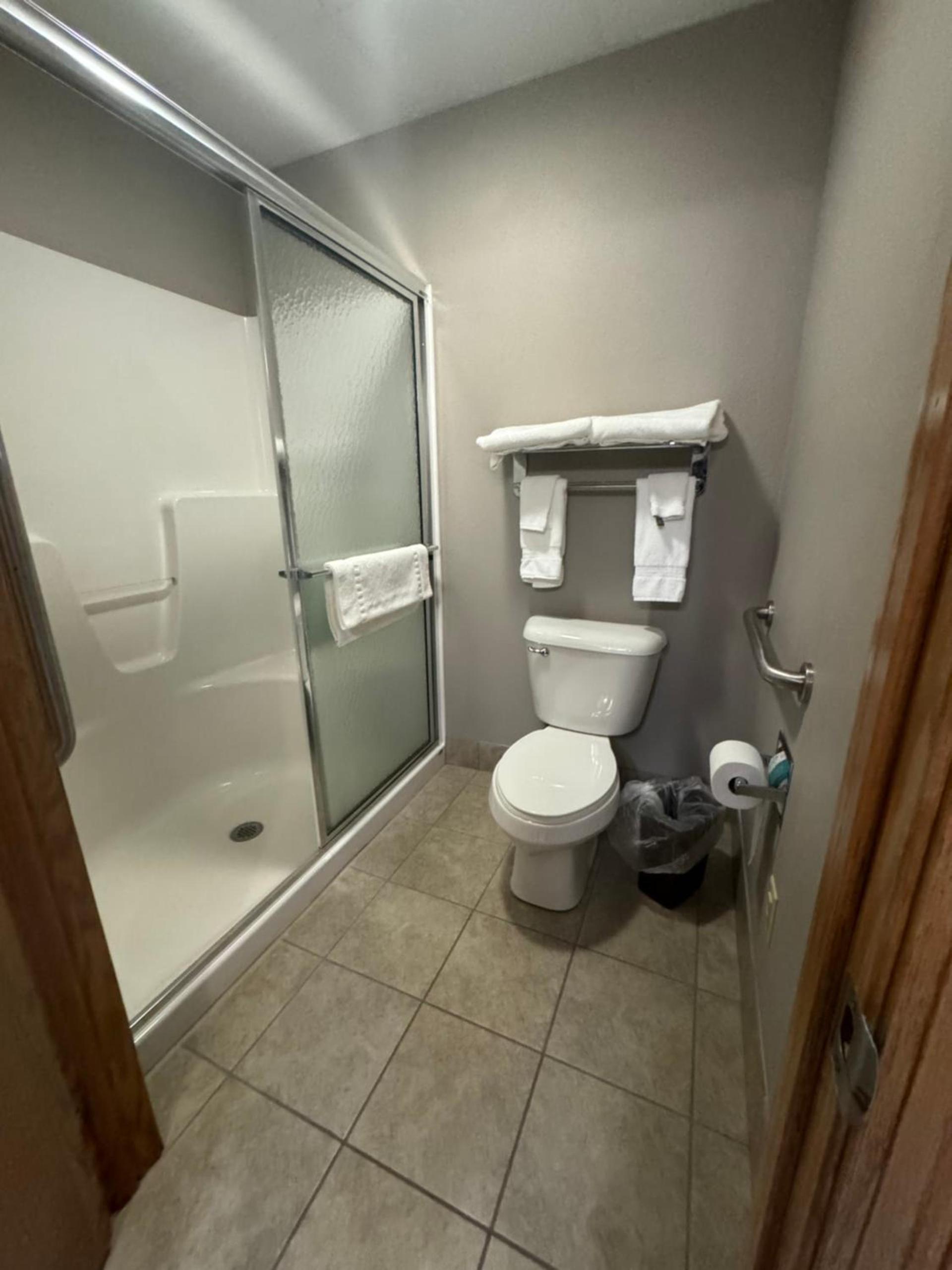 Garner INN & Suites photo 35