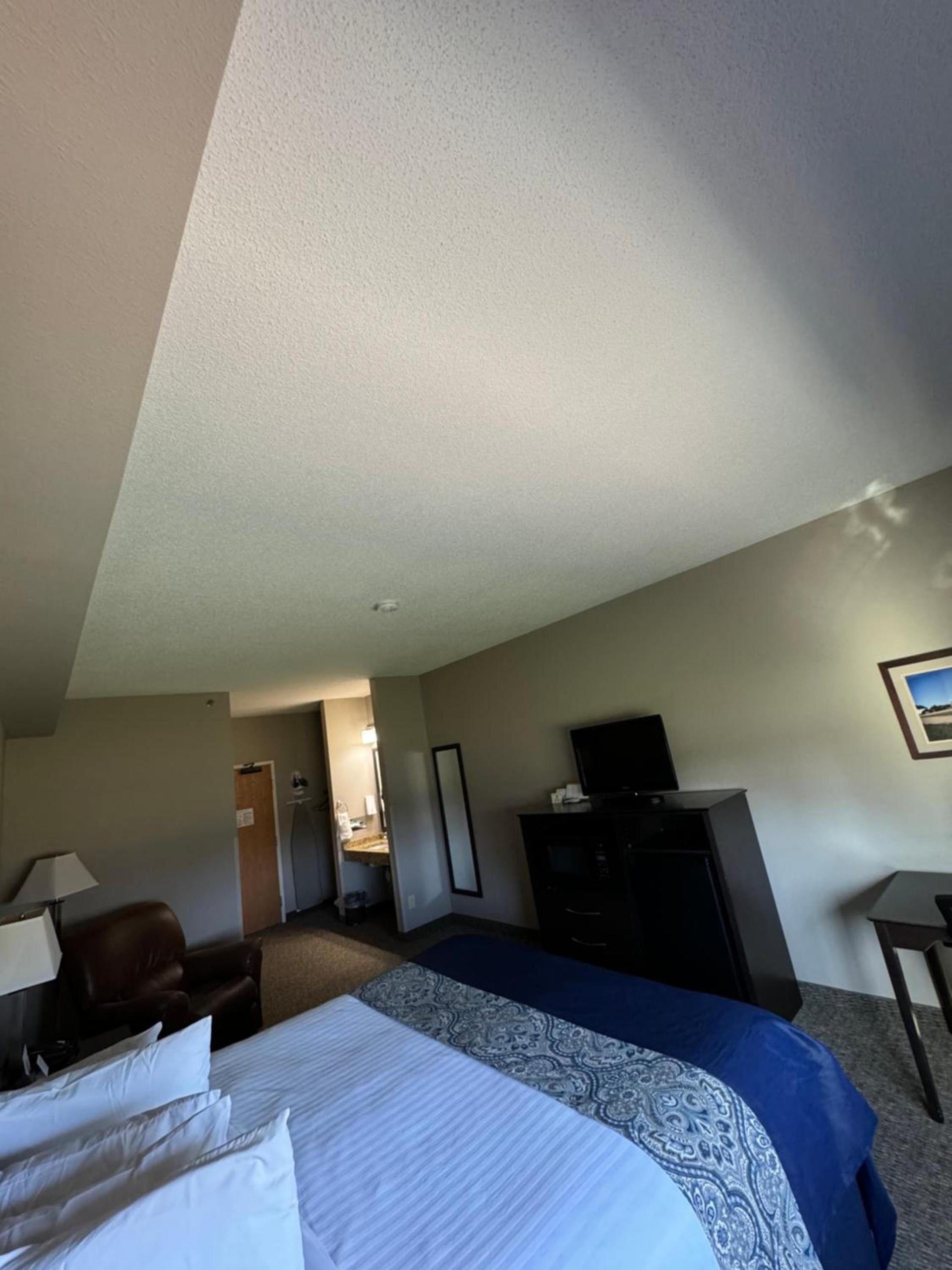 Garner INN & Suites photo 100