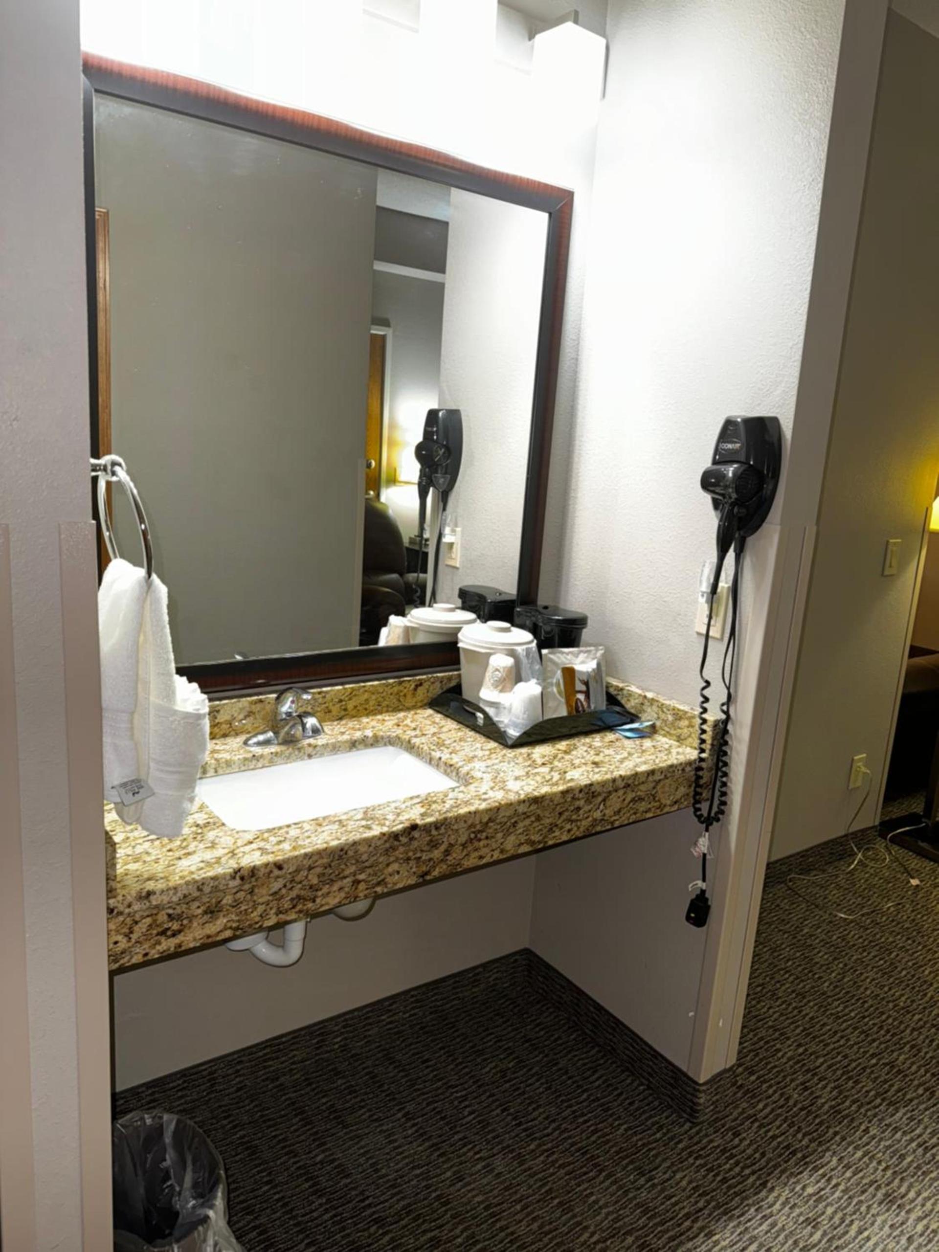 Garner INN & Suites photo 41