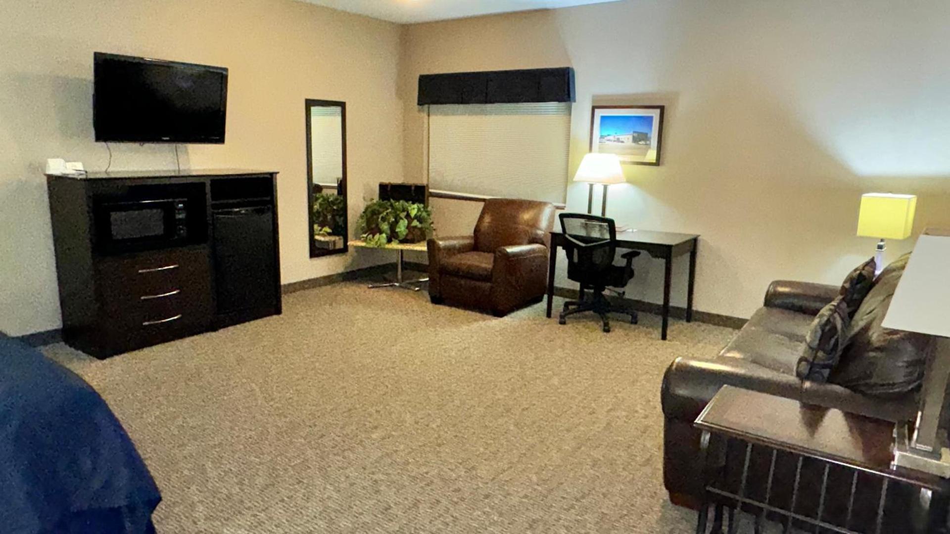 Garner INN & Suites photo 99