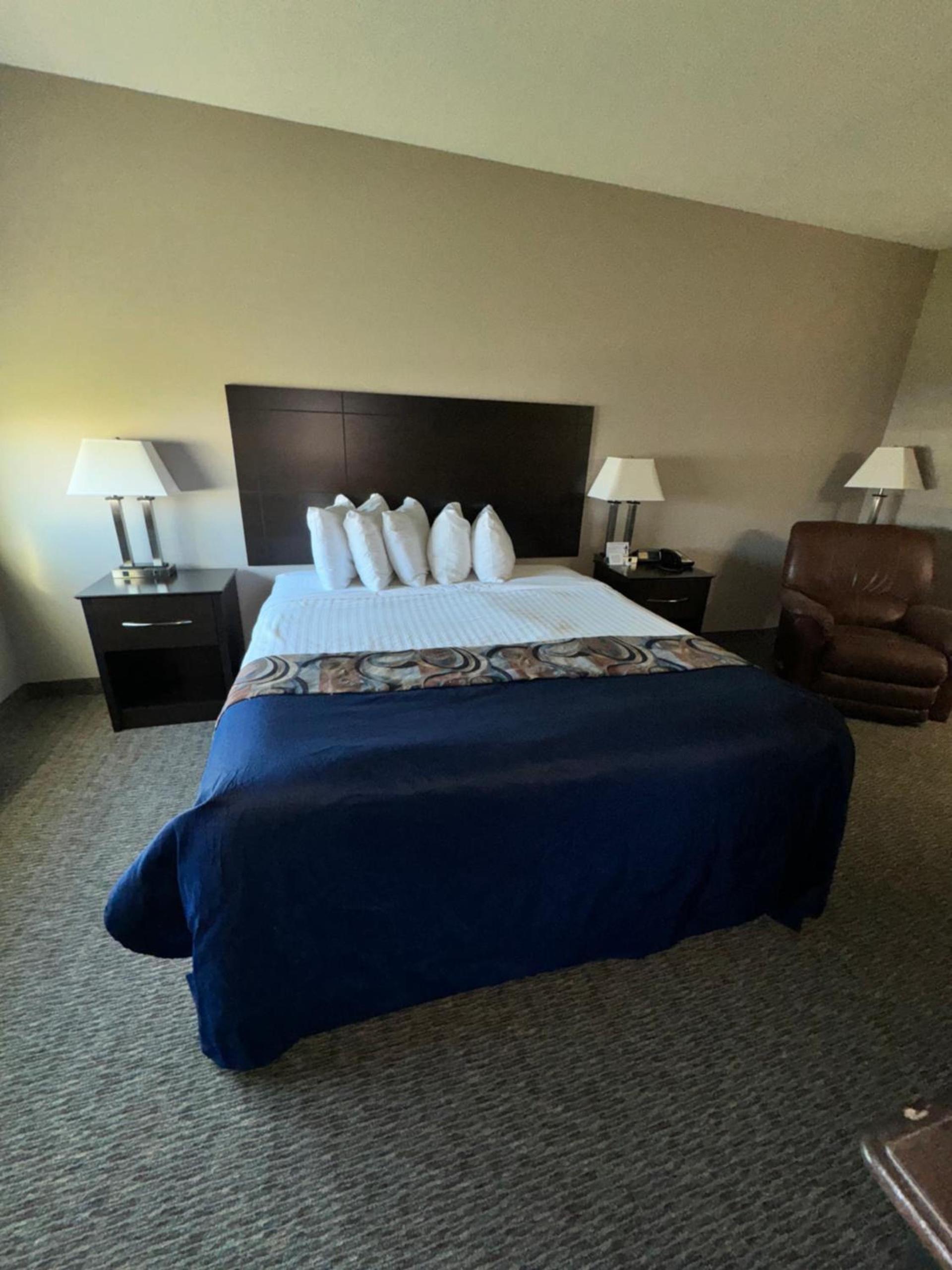 Garner INN & Suites photo 61