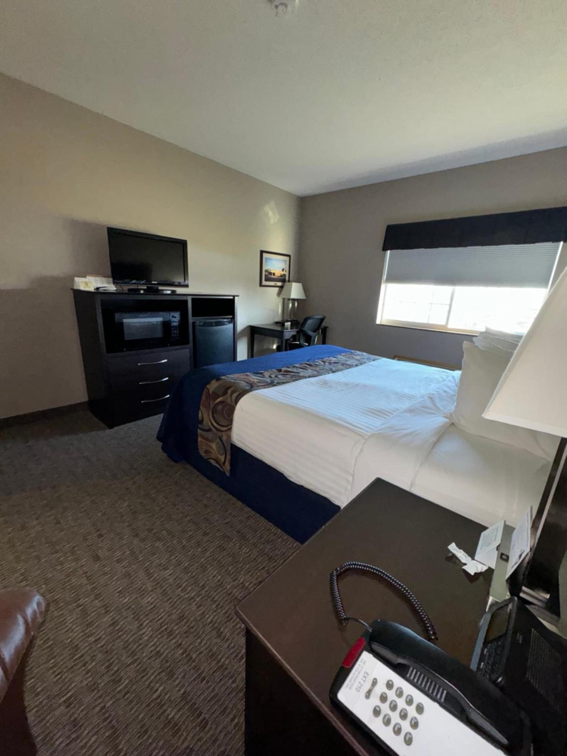 Garner INN & Suites photo 55