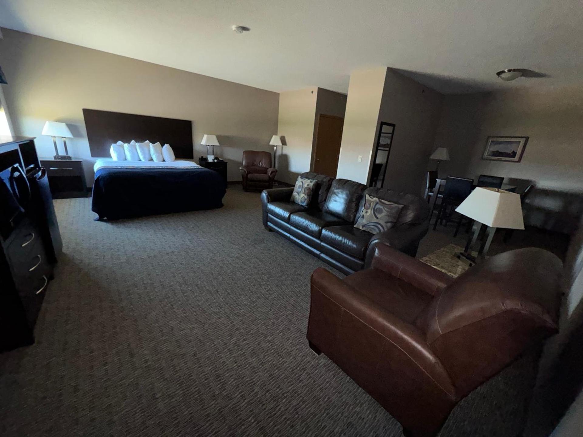 Garner INN & Suites photo 2