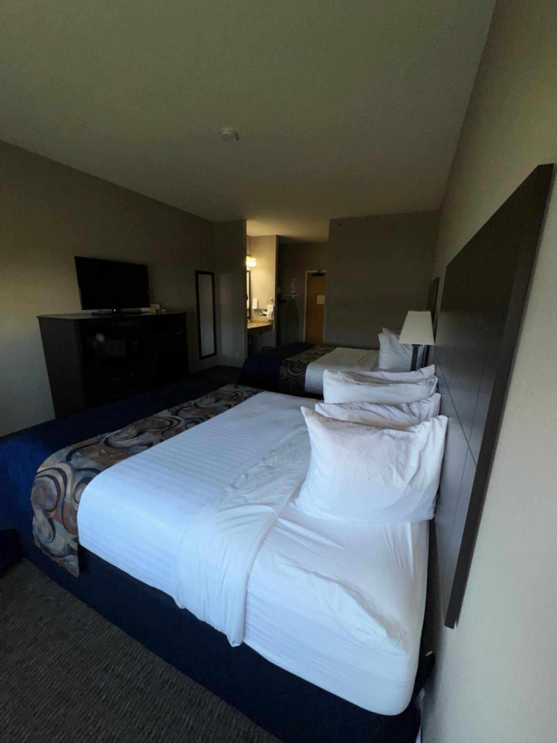 Garner INN & Suites photo 71