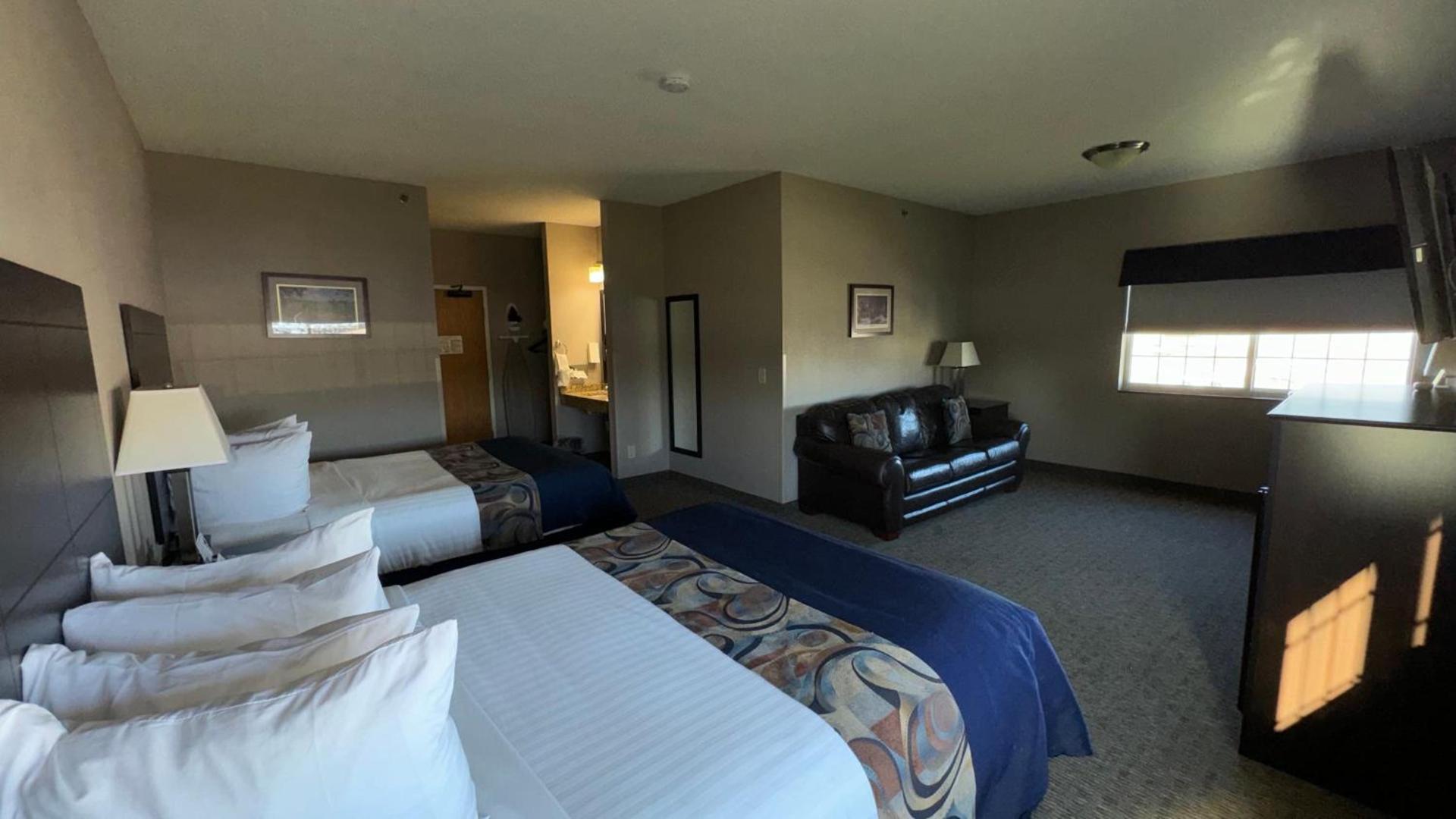 Garner INN & Suites photo 98