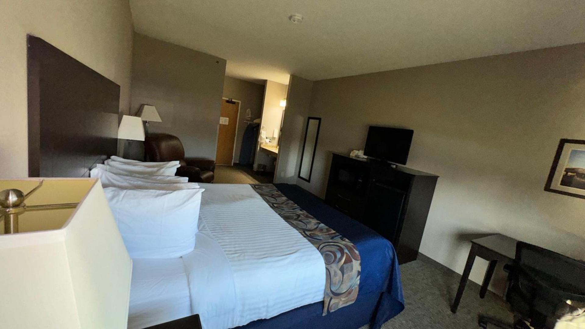 Garner INN & Suites photo 74
