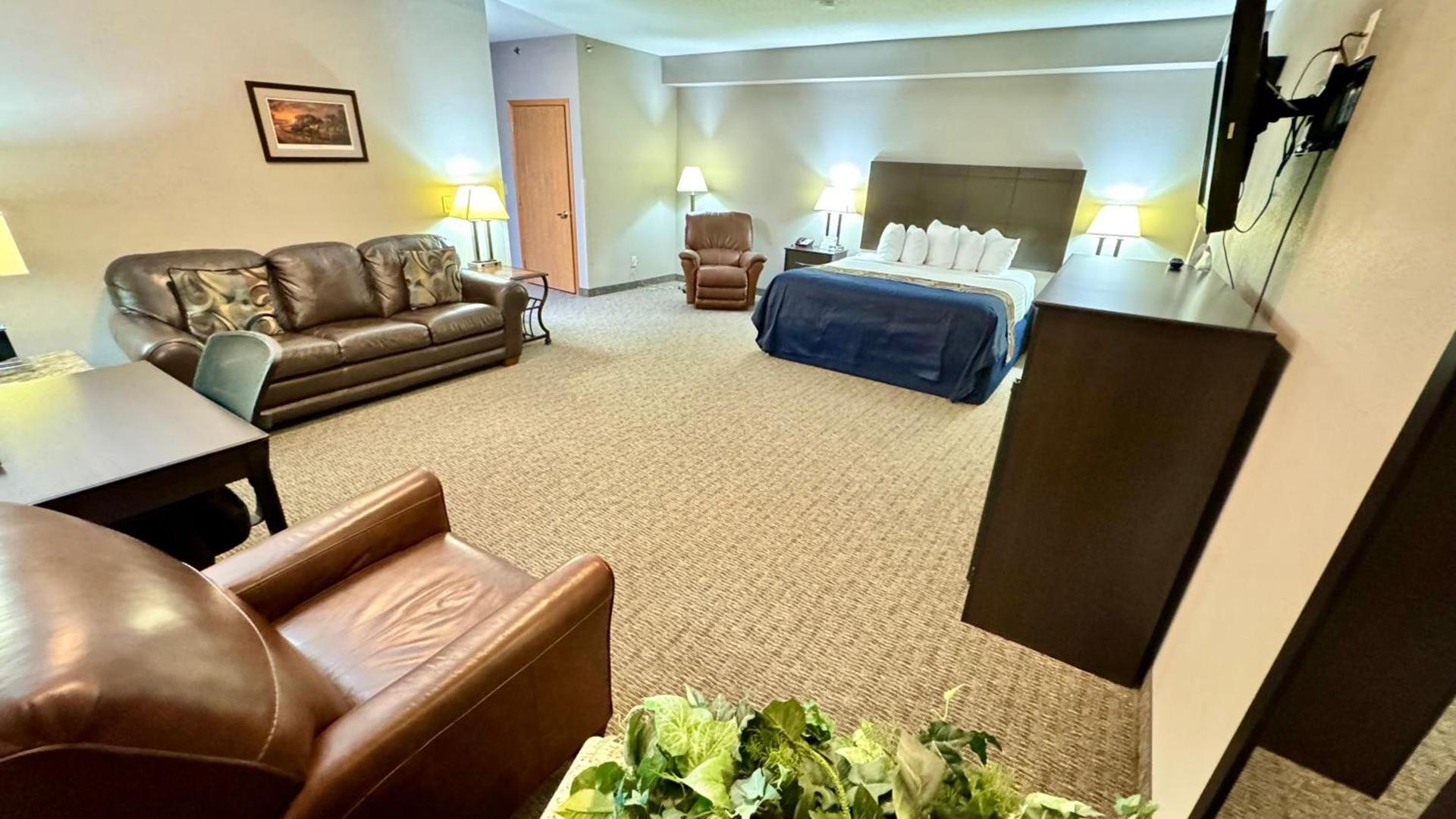 Garner INN & Suites photo 90