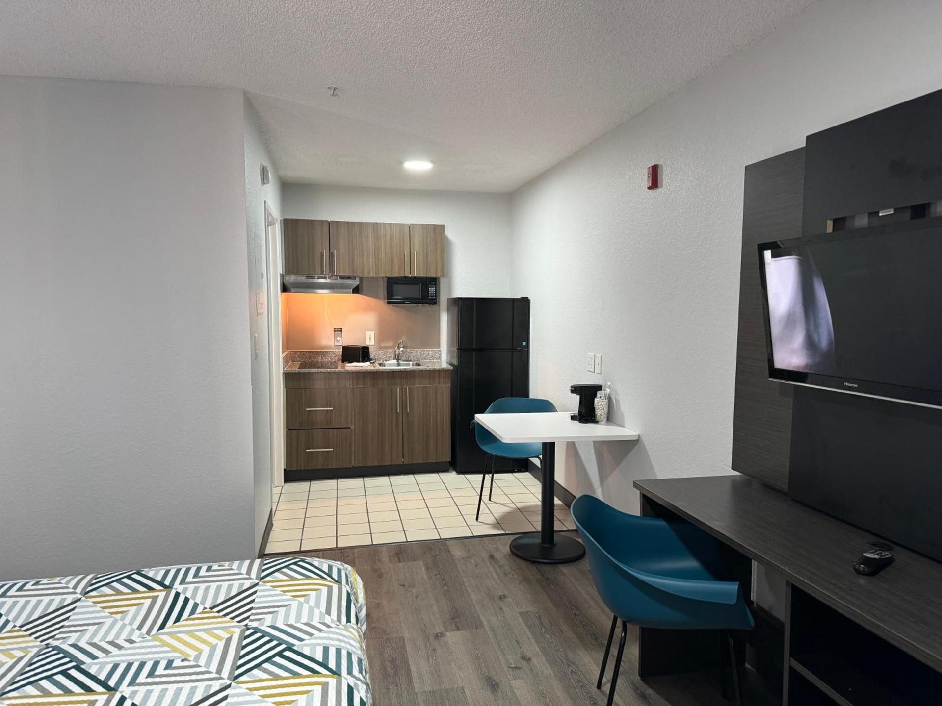 Studio 6 Extended Stay - West Palm Beach, FL photo 23