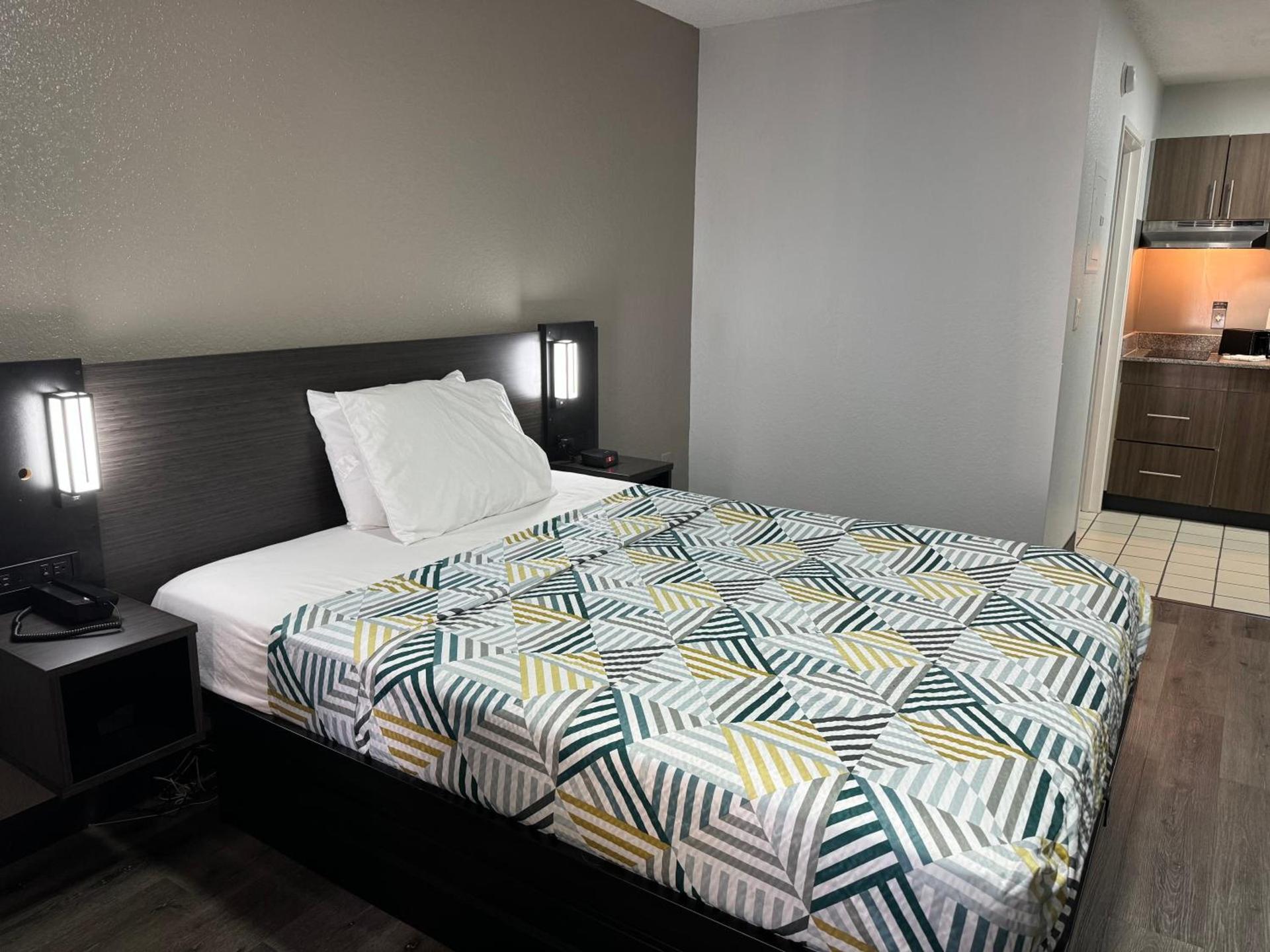Studio 6 Extended Stay - West Palm Beach, FL photo 33