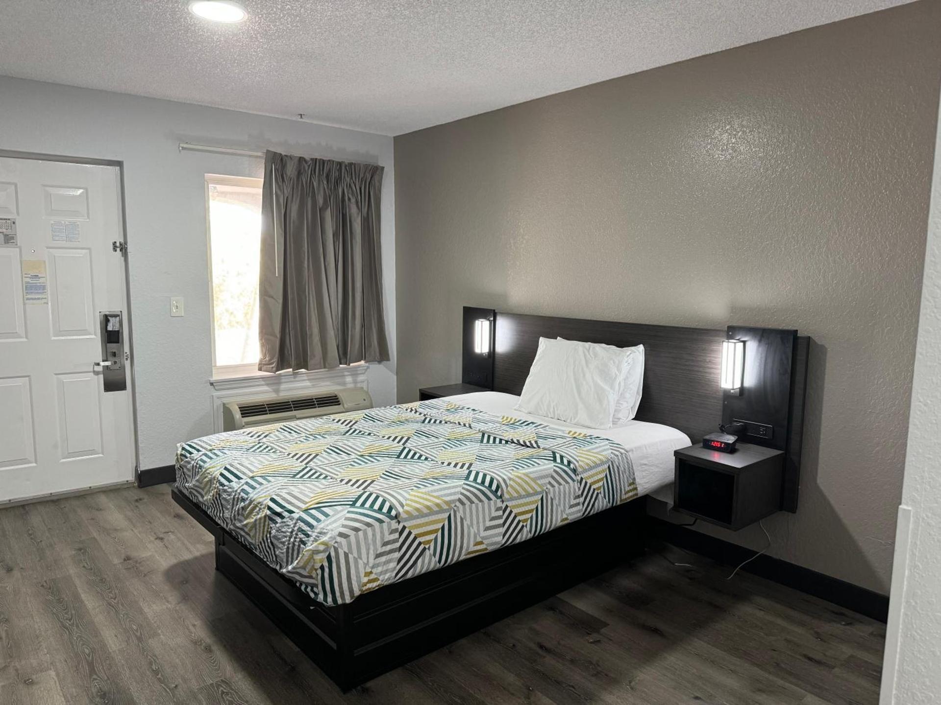 Studio 6 Extended Stay - West Palm Beach, FL photo 60