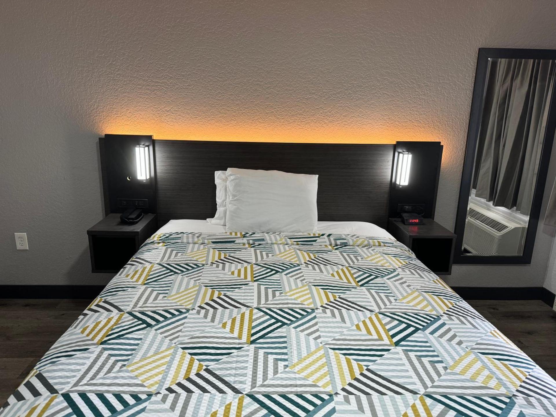 Studio 6 Extended Stay - West Palm Beach, FL photo 44