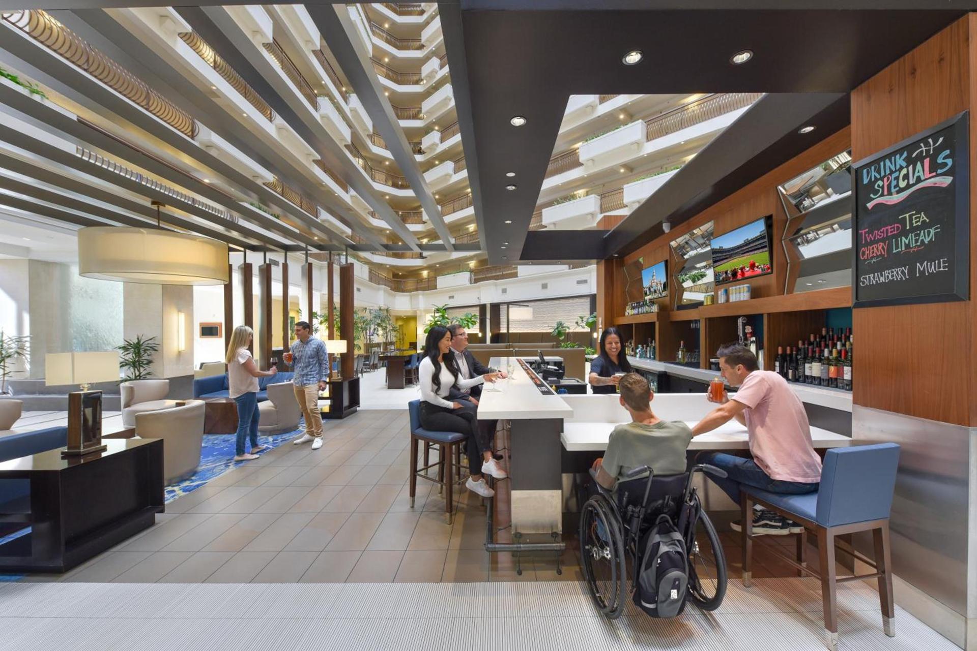 Embassy Suites by Hilton Anaheim-Orange photo 48