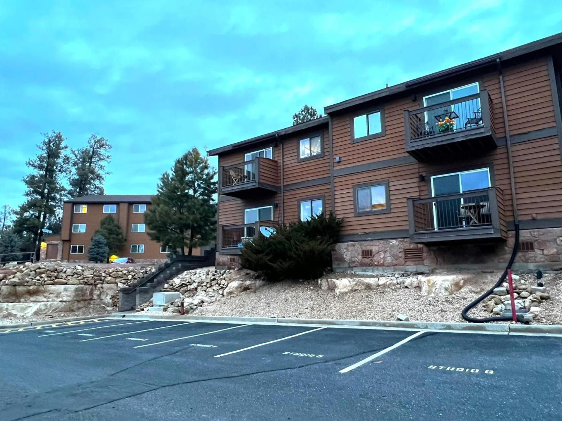 Canyon Plaza Premier Studios and Apts-South Rim photo 12