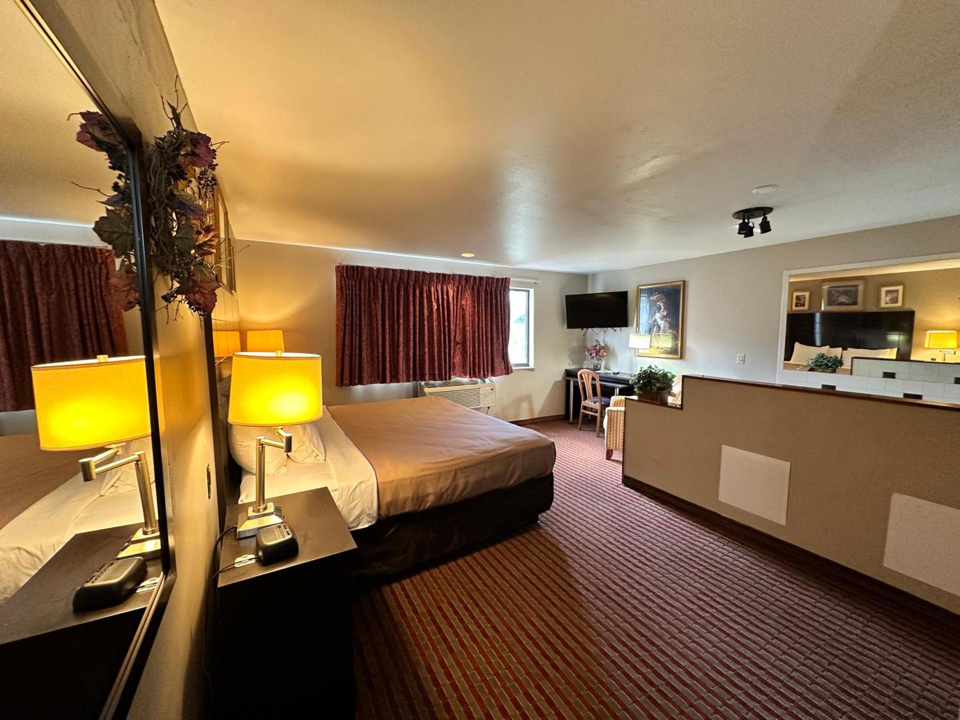 Rodeway Inn & Suites Madison East photo 36