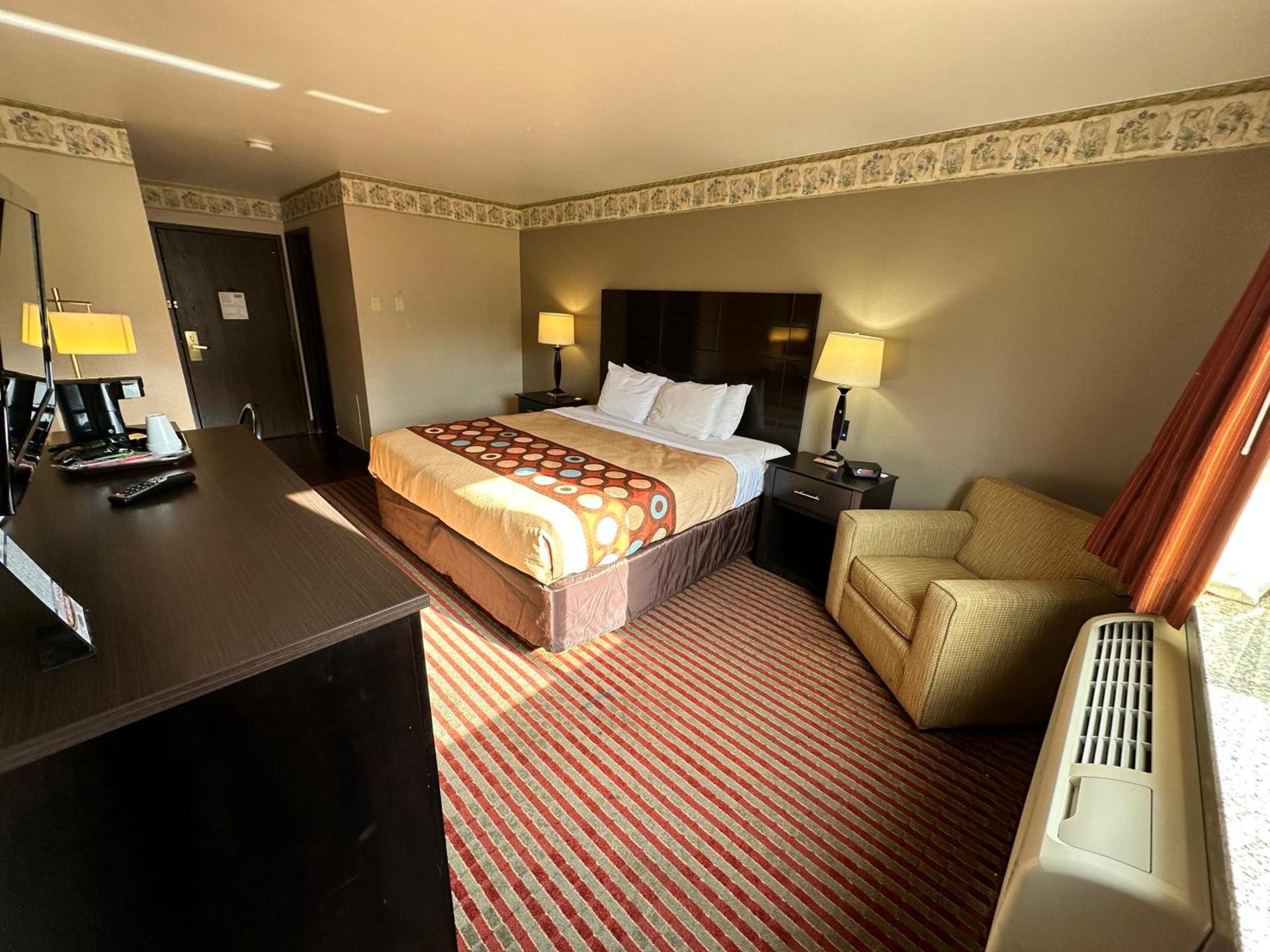 Rodeway Inn & Suites Madison East photo 42