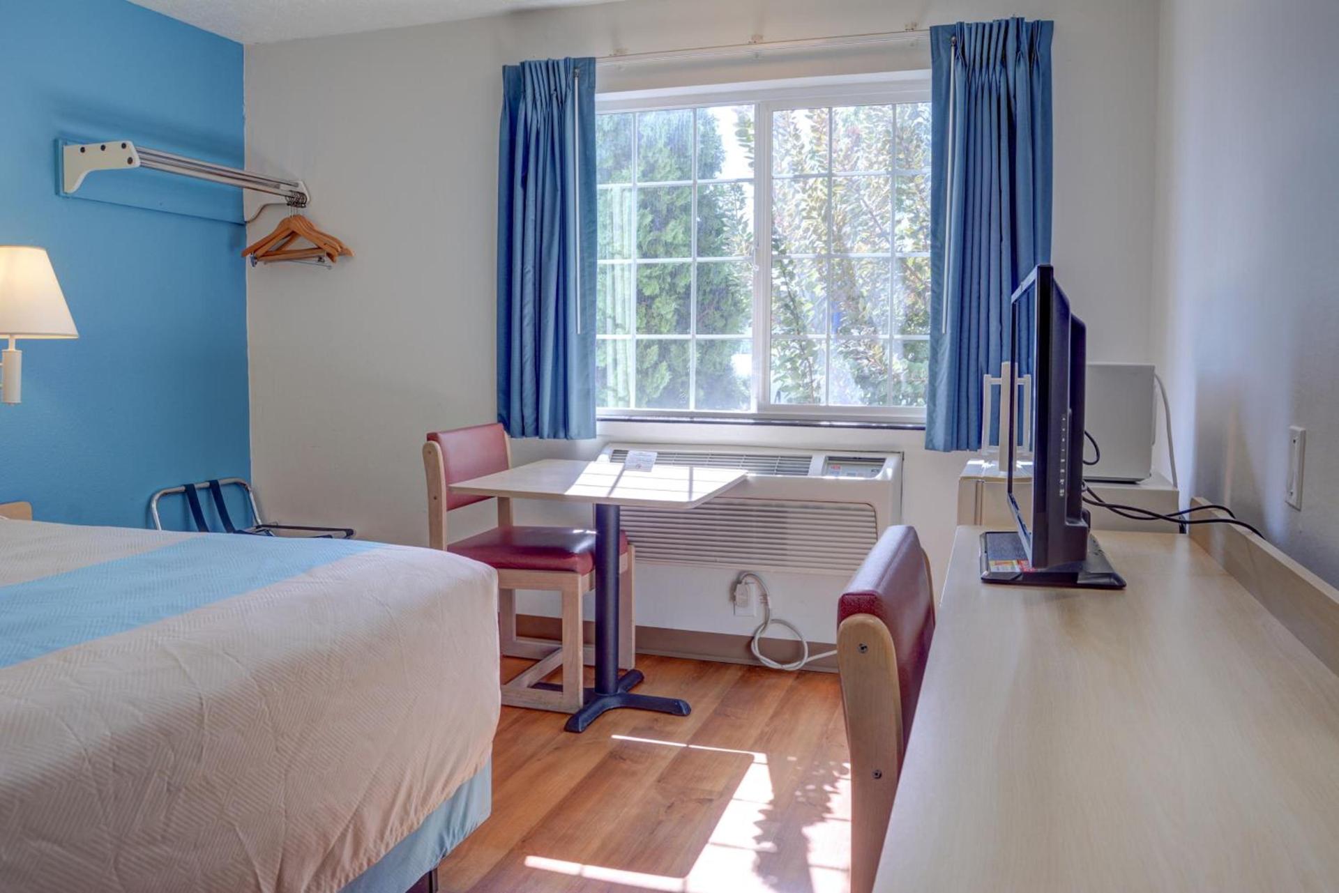 Motel 6-The Dalles, OR photo 60