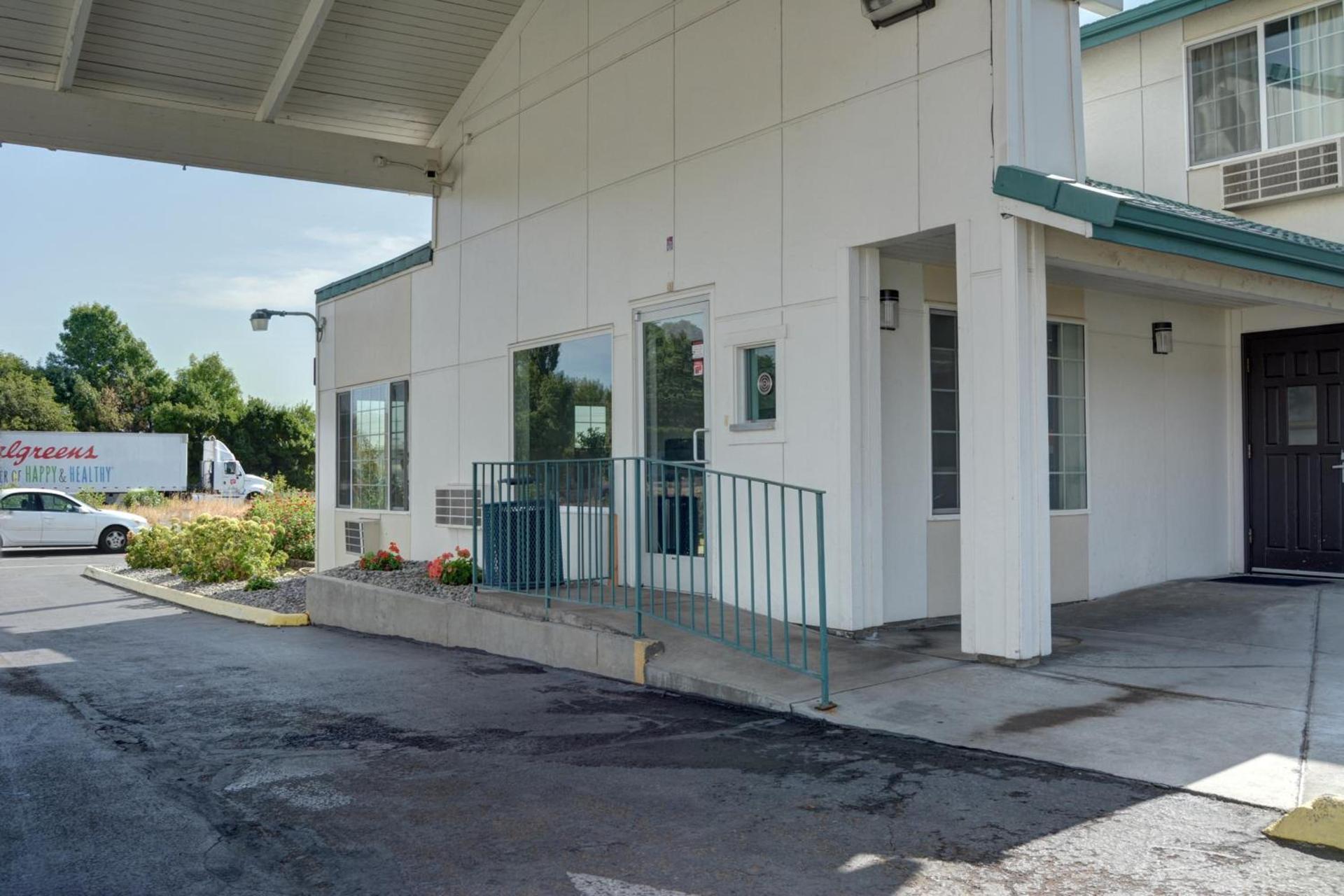 Motel 6-The Dalles, OR photo 61