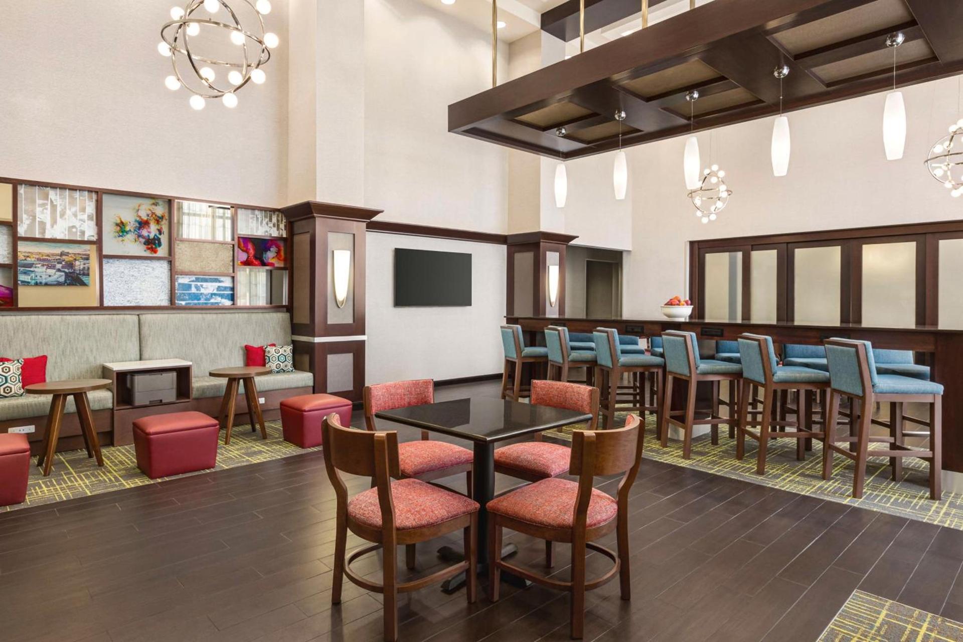 Hampton Inn & Suites York South photo 8