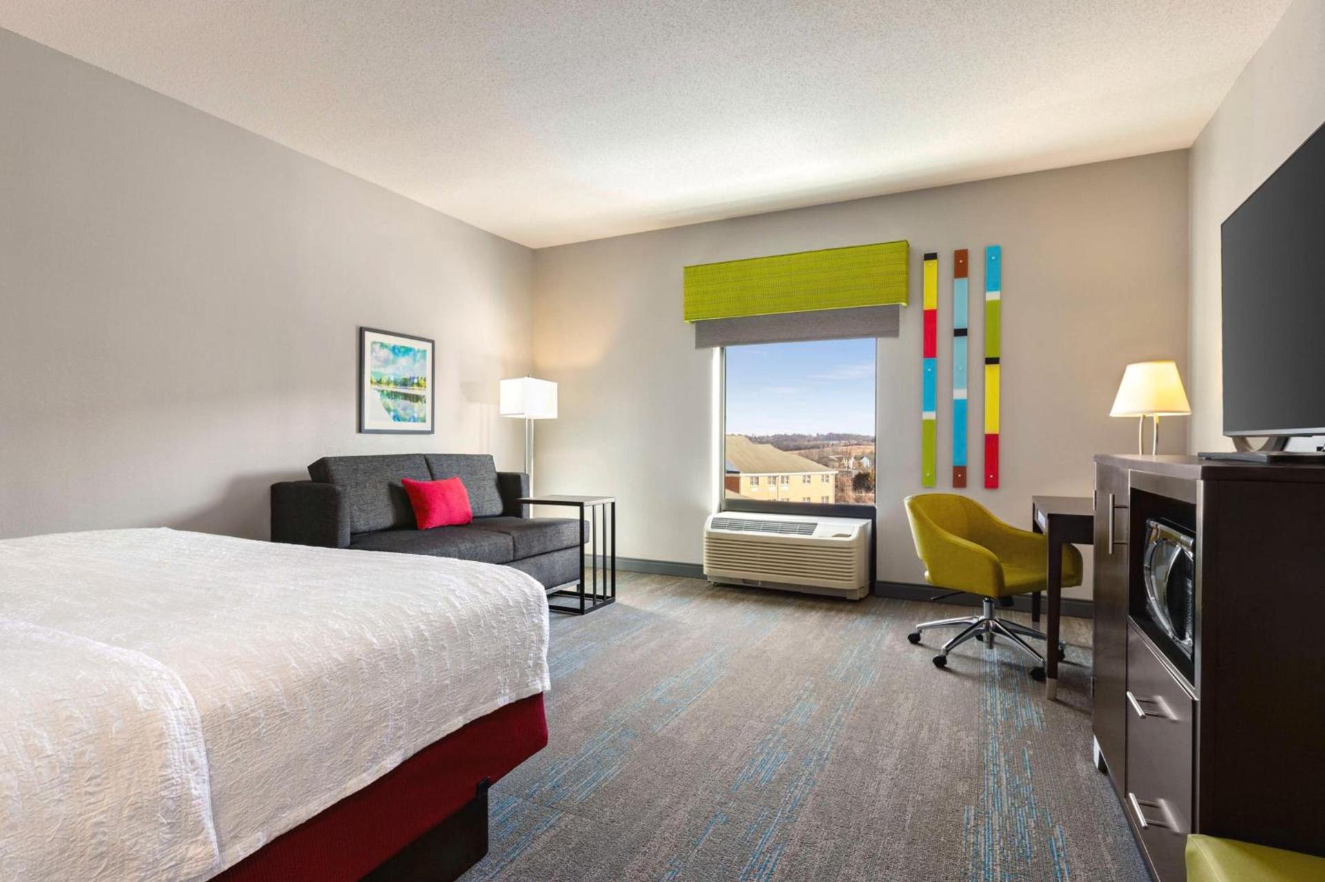 Hampton Inn & Suites York South photo 16