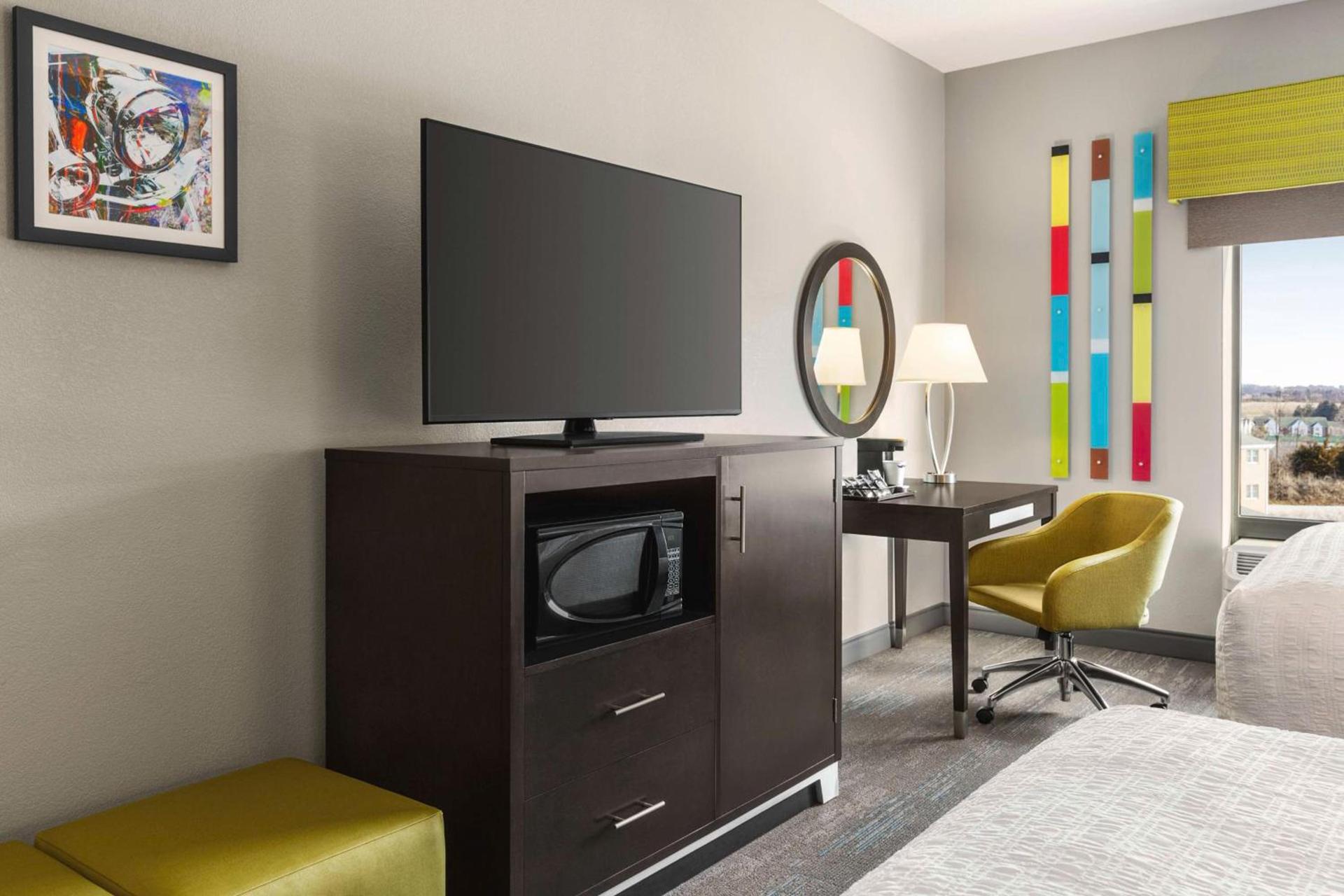 Hampton Inn & Suites York South photo 17