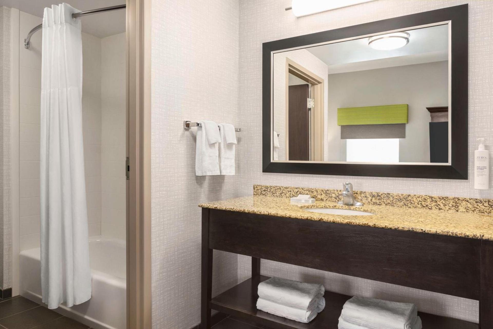 Hampton Inn & Suites York South photo 20