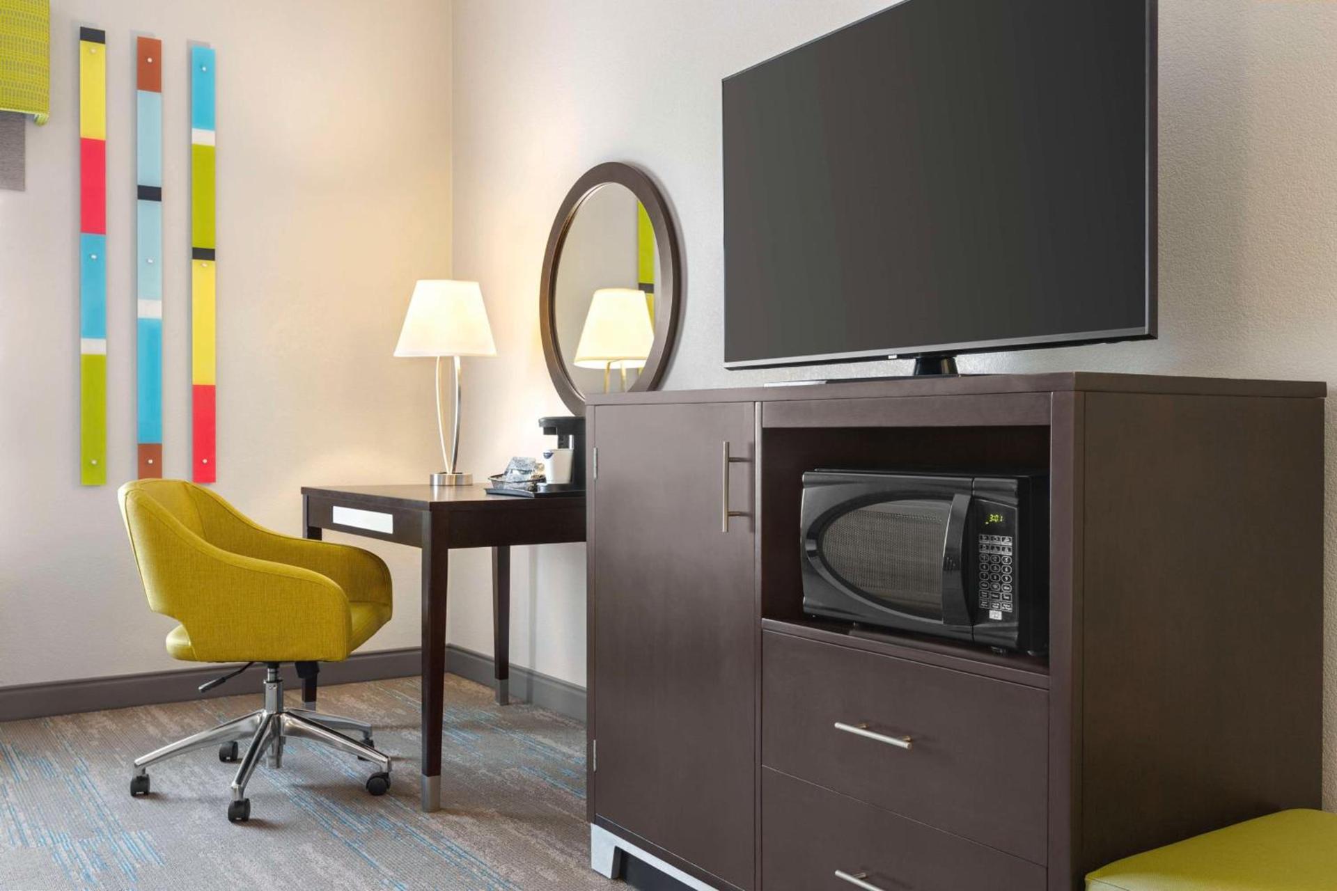 Hampton Inn & Suites York South photo 24