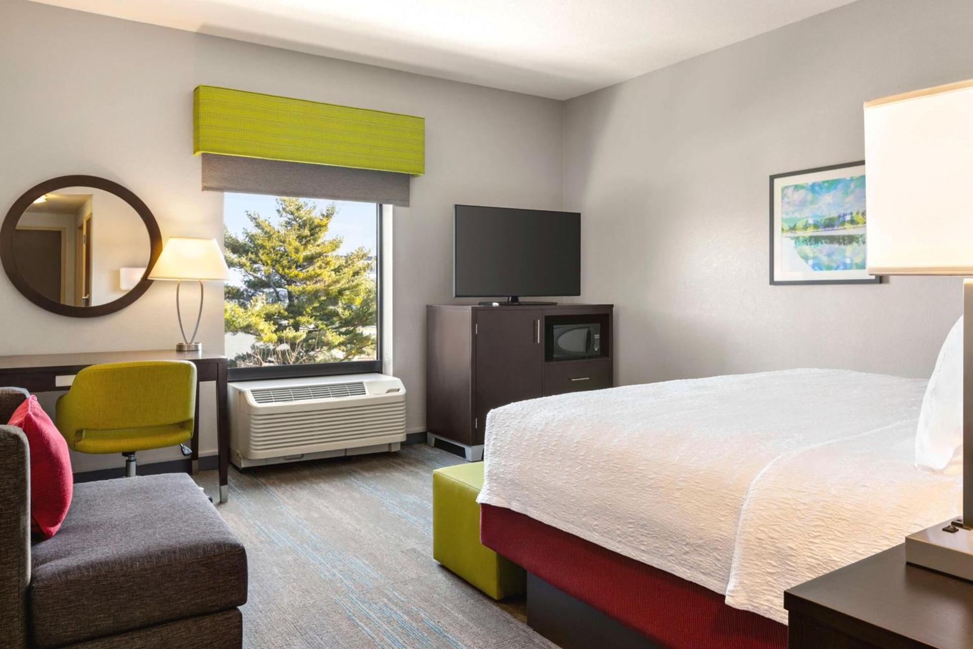 Hampton Inn & Suites York South photo 29