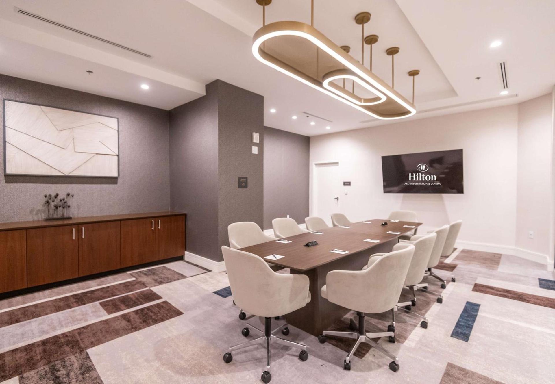 Hilton Arlington National Landing photo 4