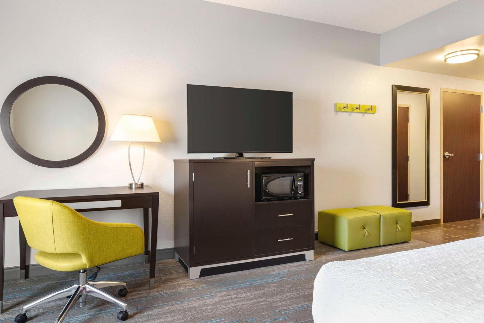 Hampton Inn & Suites York South photo 34