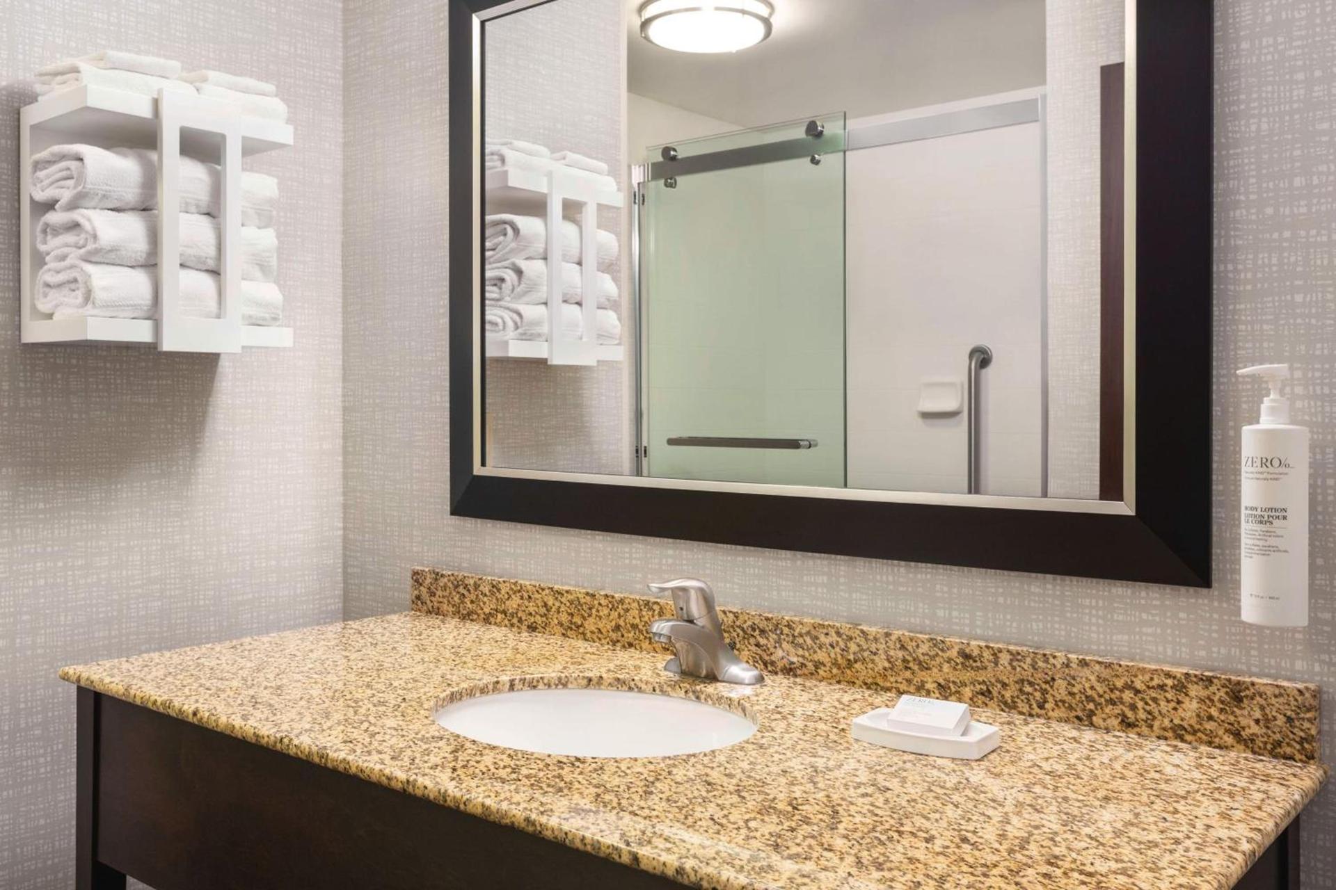 Hampton Inn & Suites York South photo 39