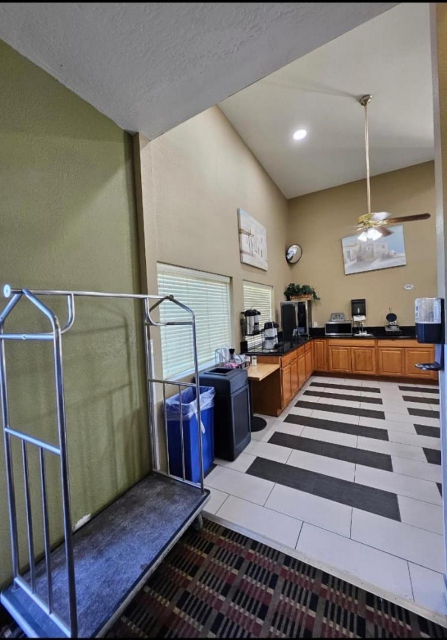 Super 8 by Wyndham Holbrook photo 30