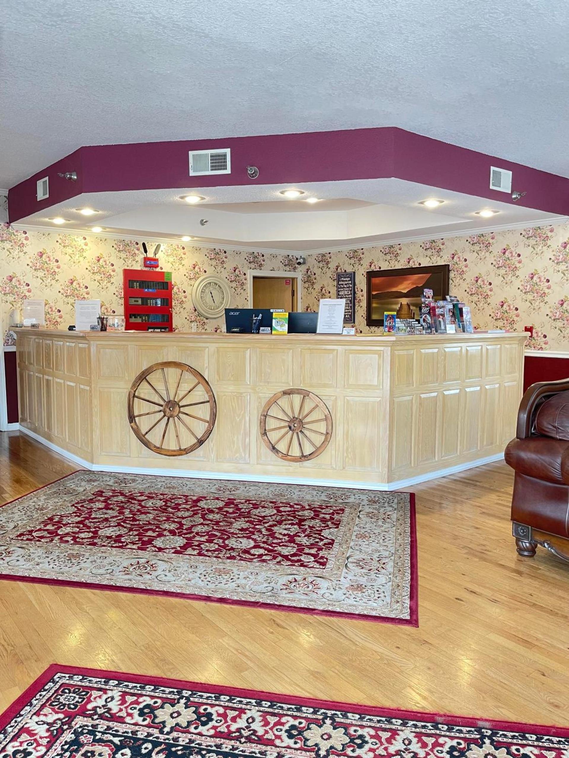 Carriage House Inn photo 5