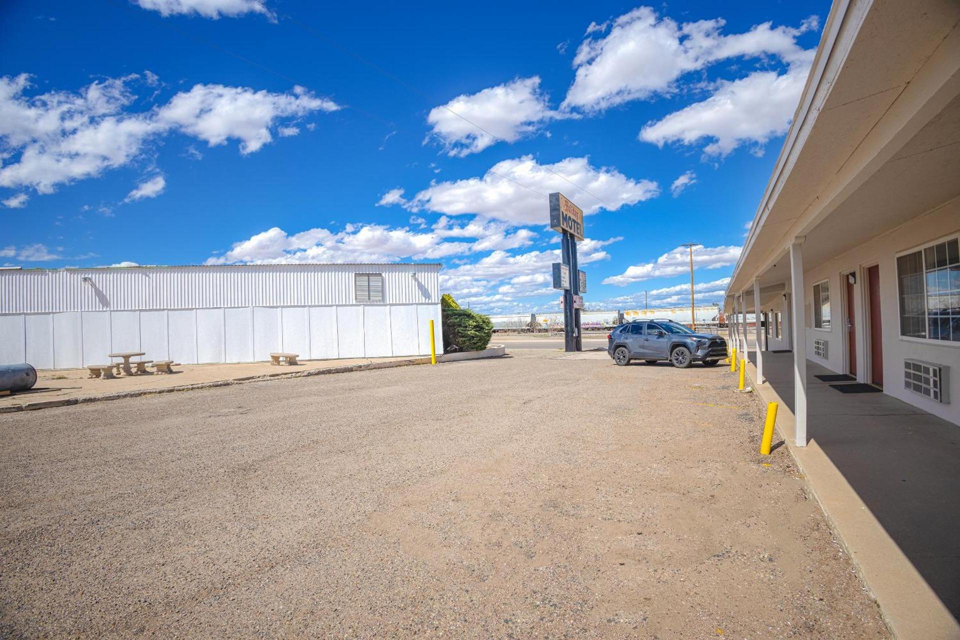 Holiday Motel Lordsburg I-10 photo 4
