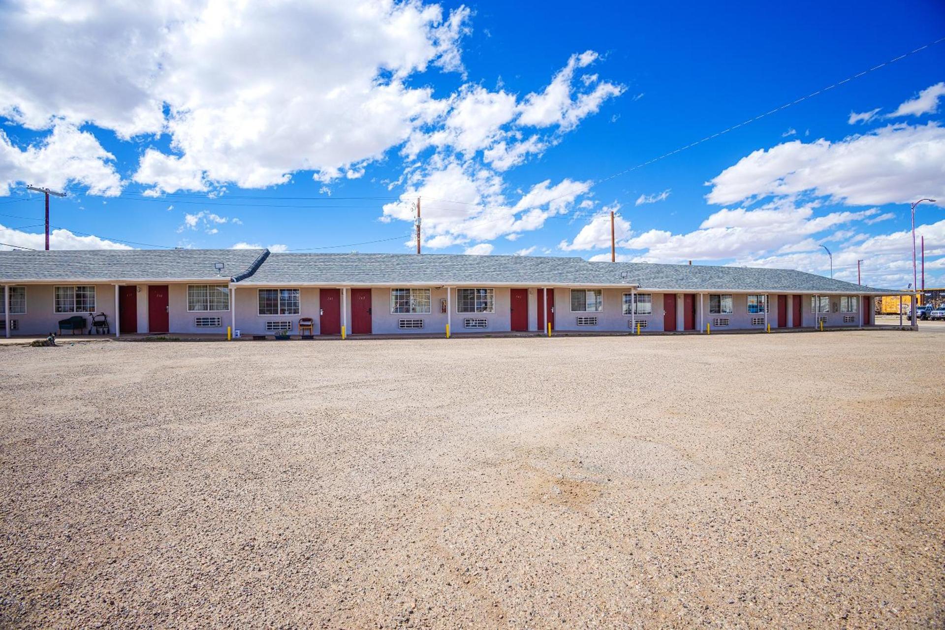 Holiday Motel Lordsburg I-10 photo 10