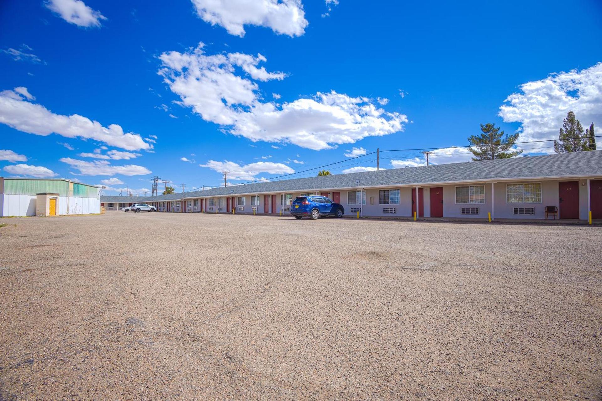Holiday Motel Lordsburg I-10 photo 11