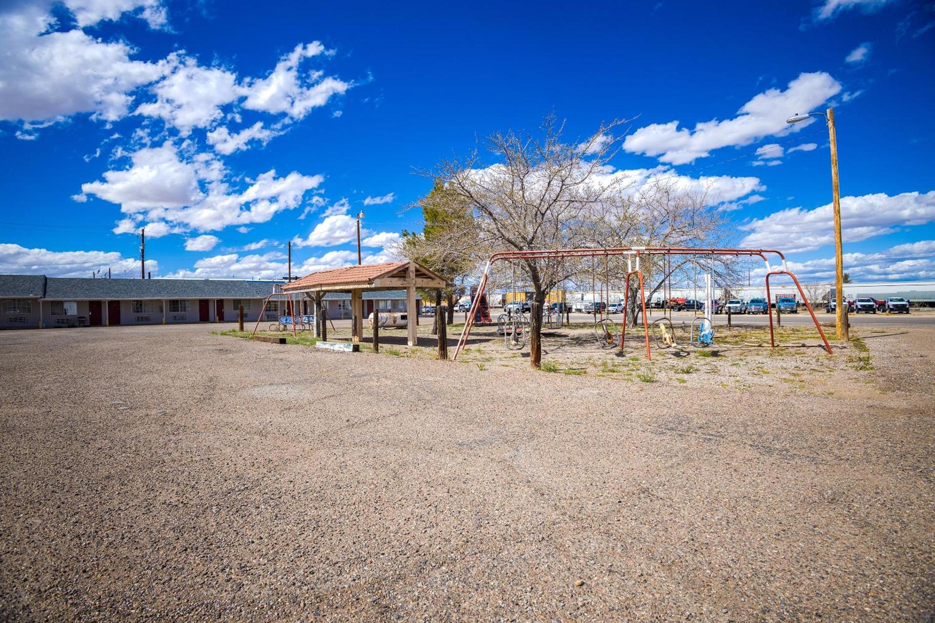 Holiday Motel Lordsburg I-10 photo 14