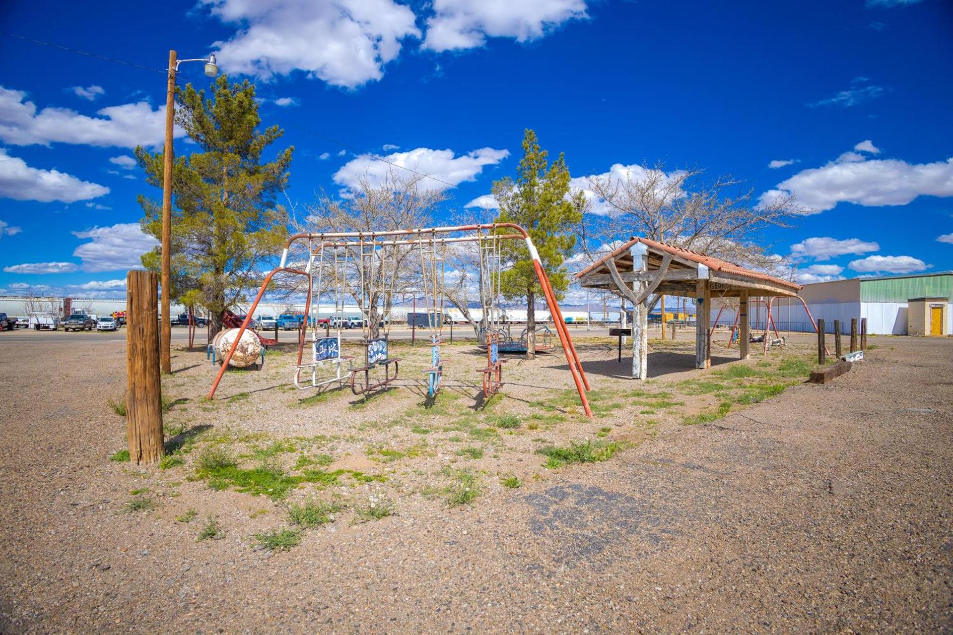 Holiday Motel Lordsburg I-10 photo 12