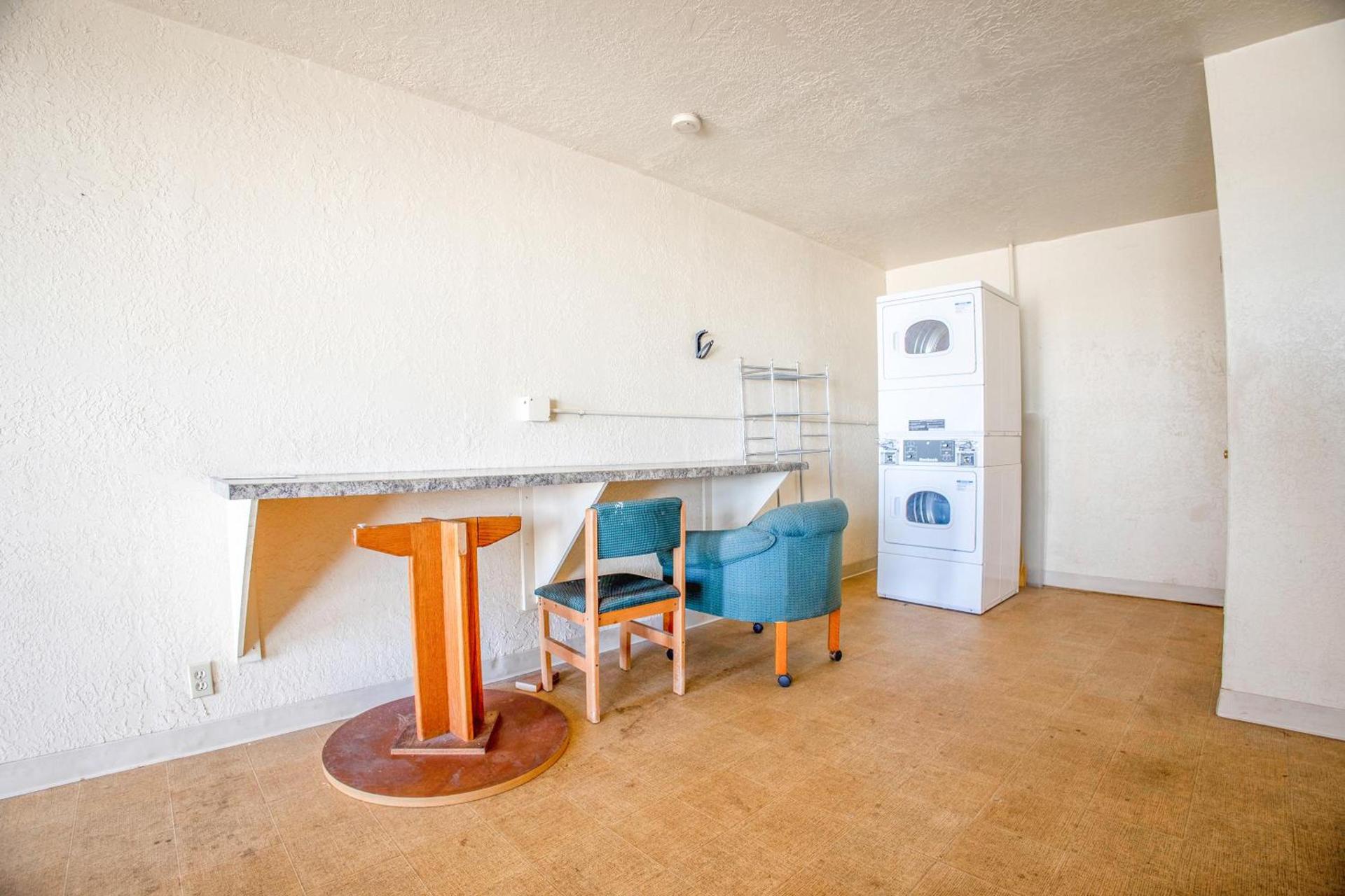 Holiday Motel Lordsburg I-10 photo 18