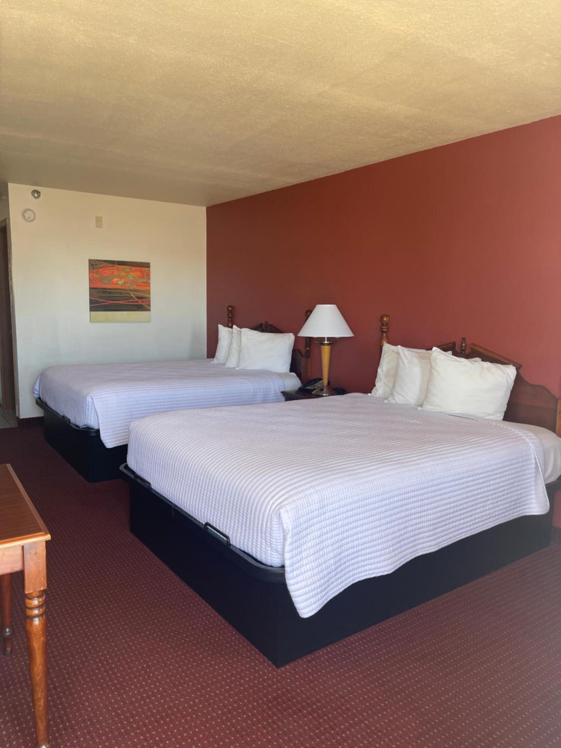 Carriage House Inn photo 12