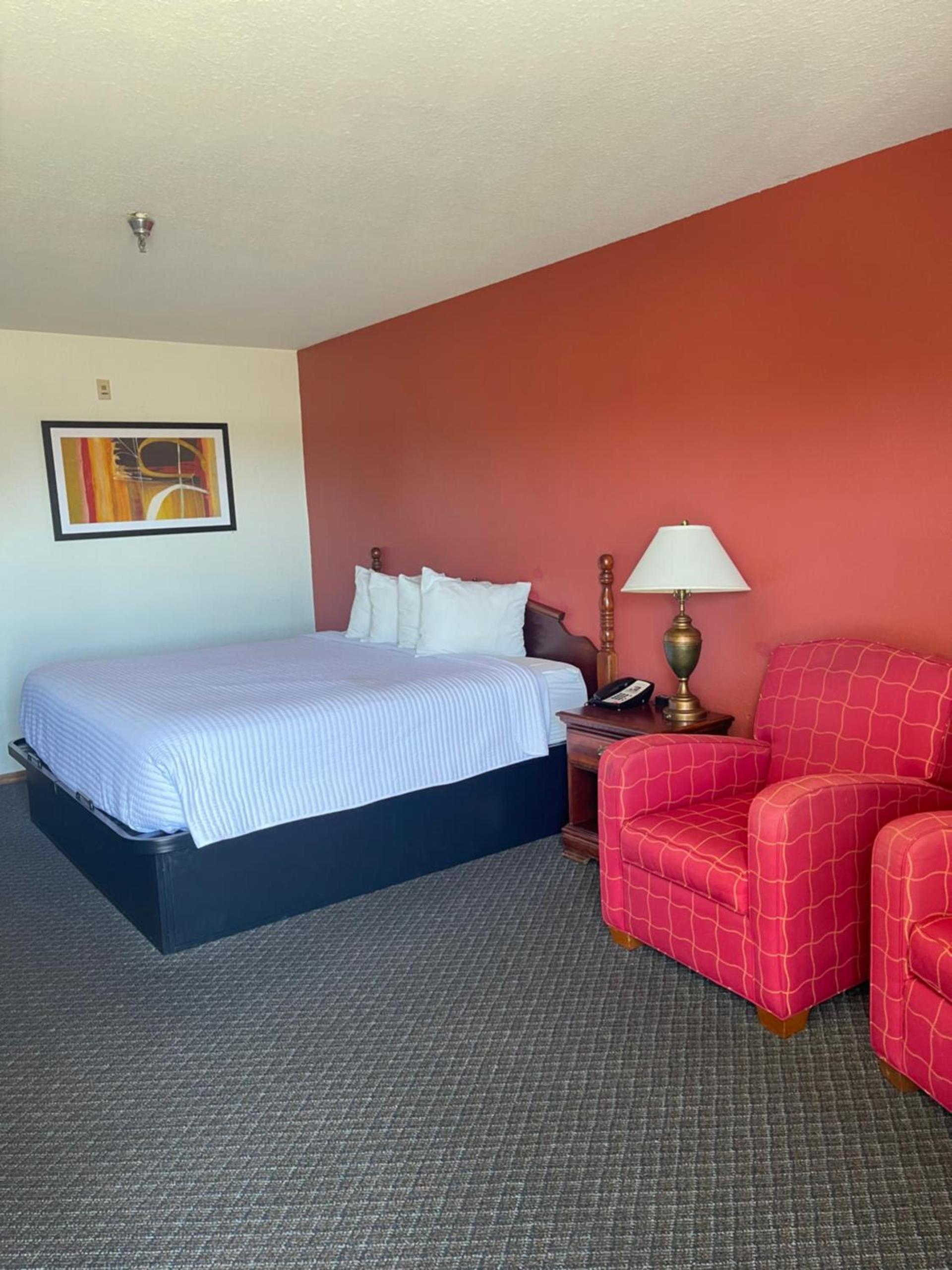 Carriage House Inn photo 19