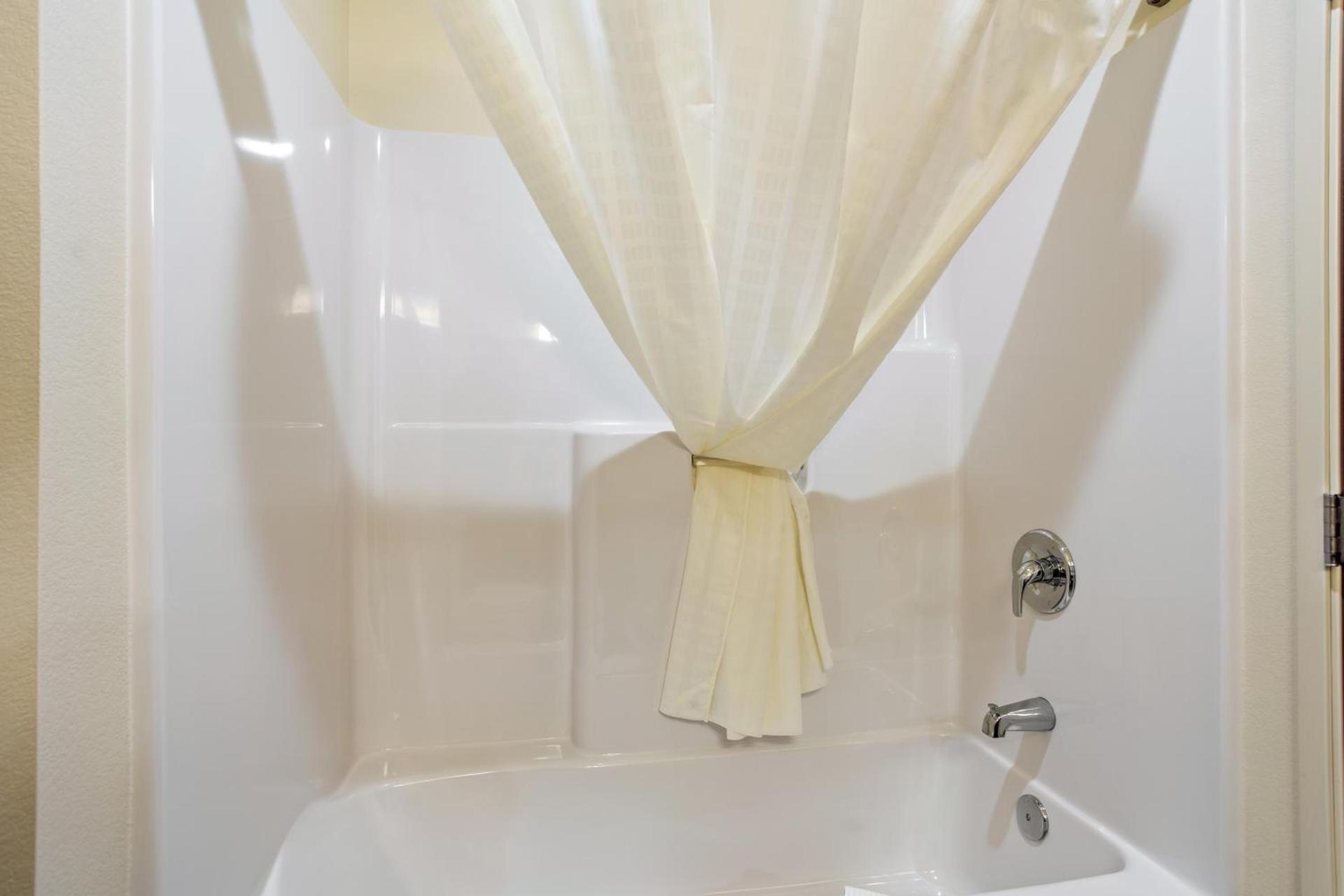 Cobblestone Hotel & Suites - Rhinelander photo 3