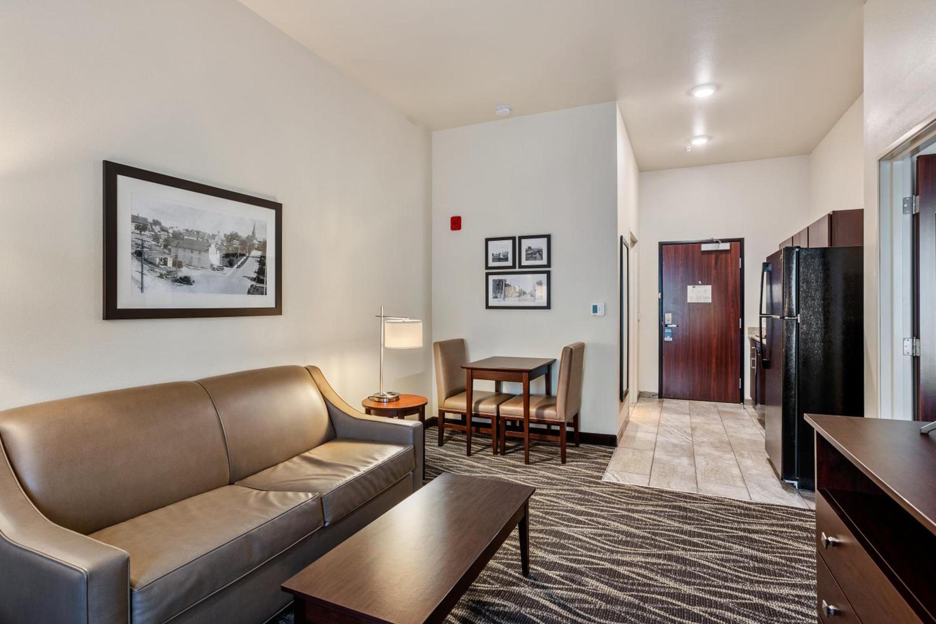 Cobblestone Hotel & Suites - Rhinelander photo 19
