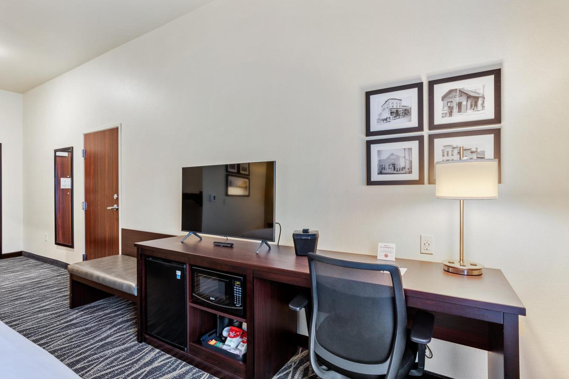Cobblestone Hotel & Suites - Rhinelander photo 20