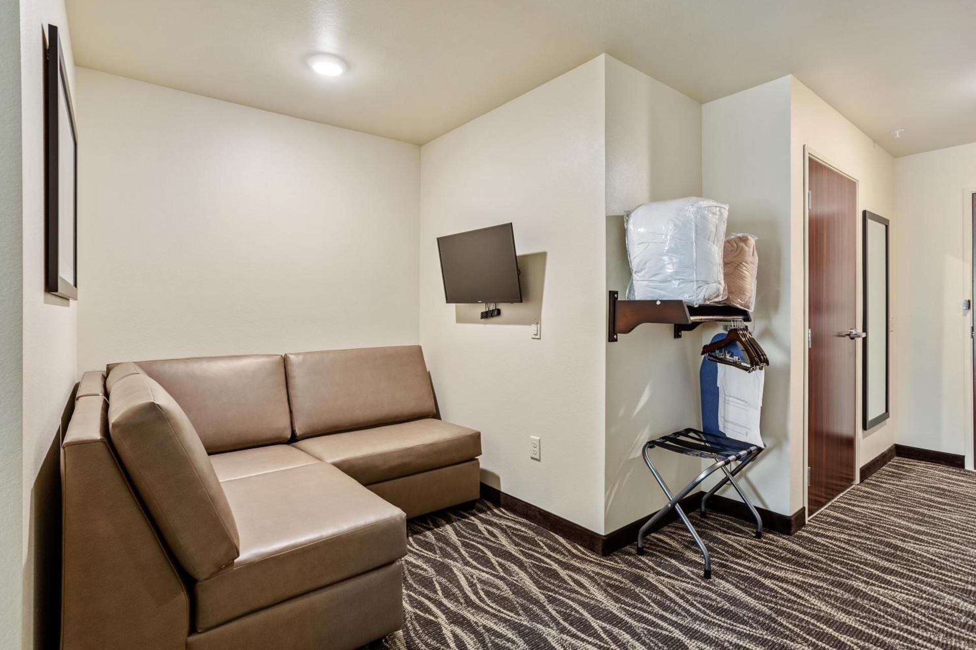 Cobblestone Hotel & Suites - Rhinelander photo 35