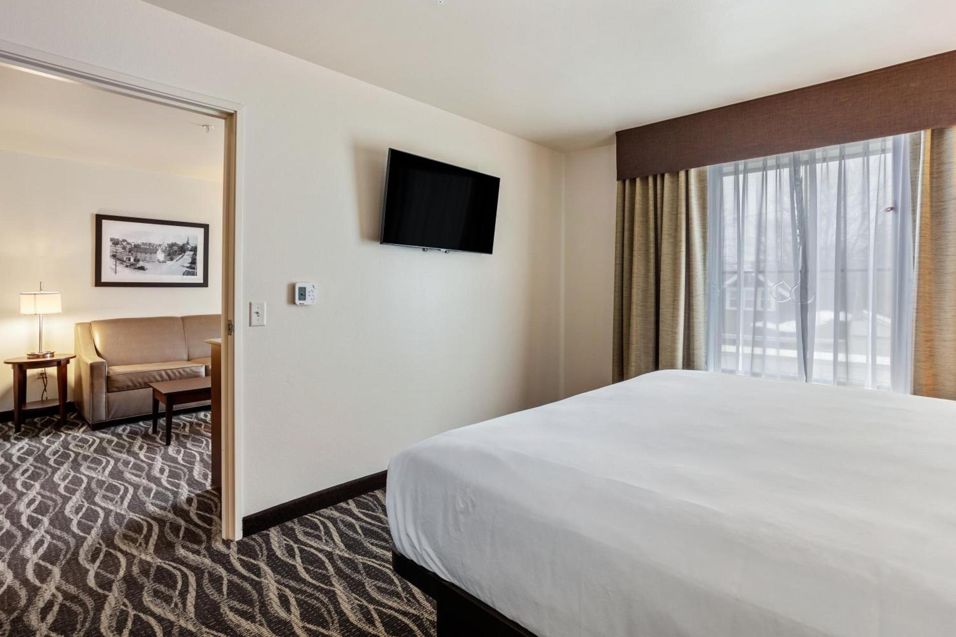 Cobblestone Hotel & Suites - Rhinelander photo 36