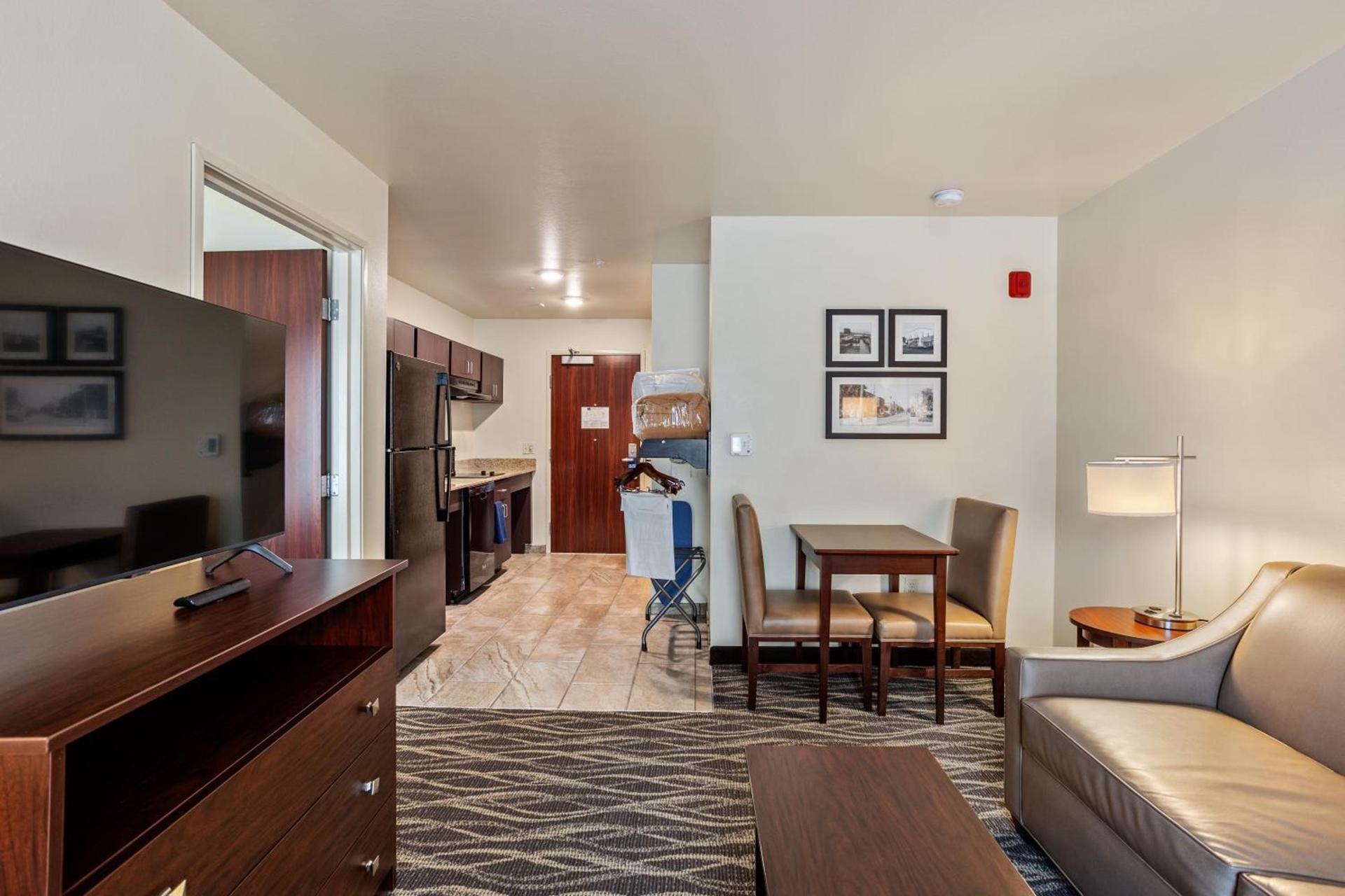 Cobblestone Hotel & Suites - Rhinelander photo 41
