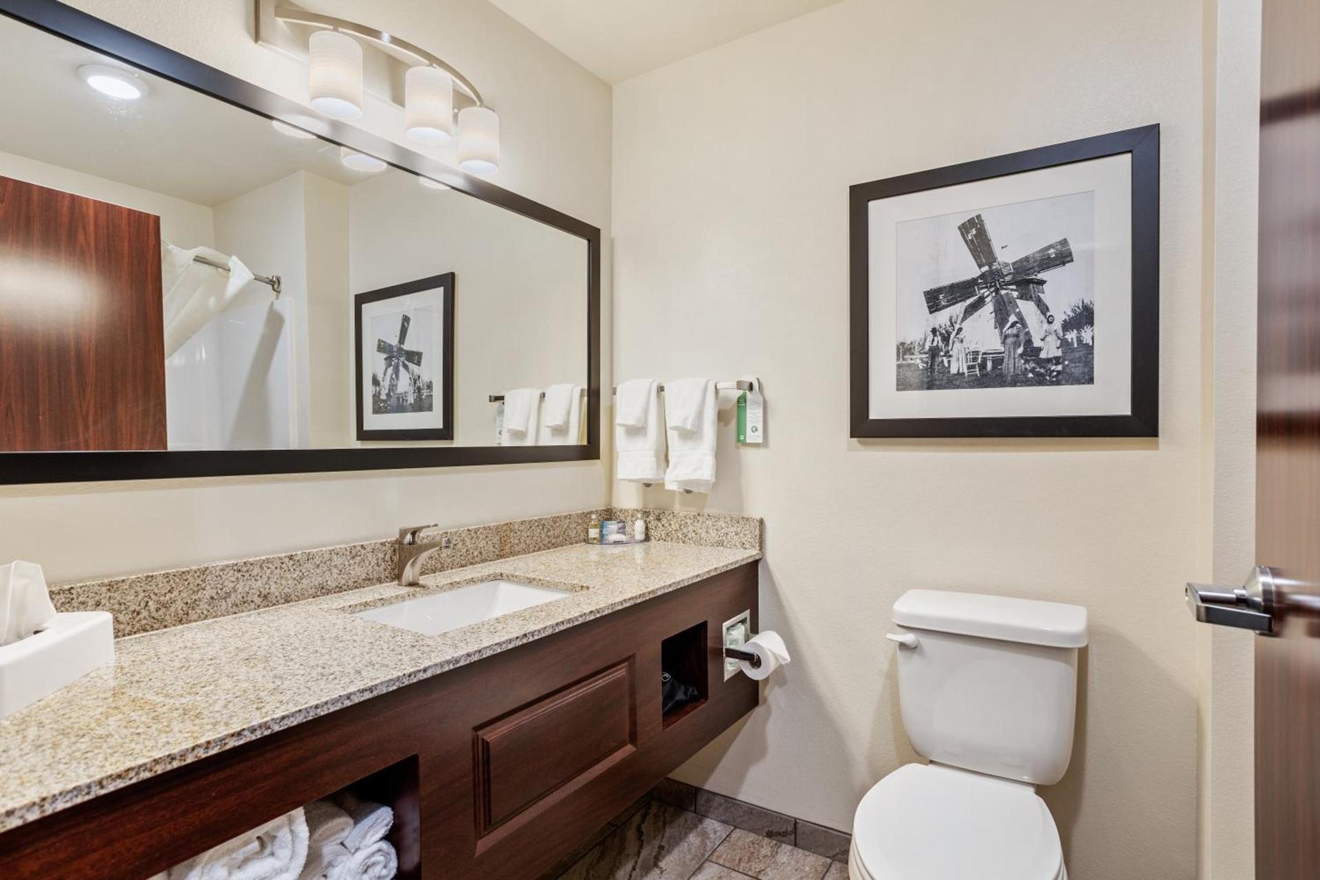 Cobblestone Hotel & Suites - Rhinelander photo 42