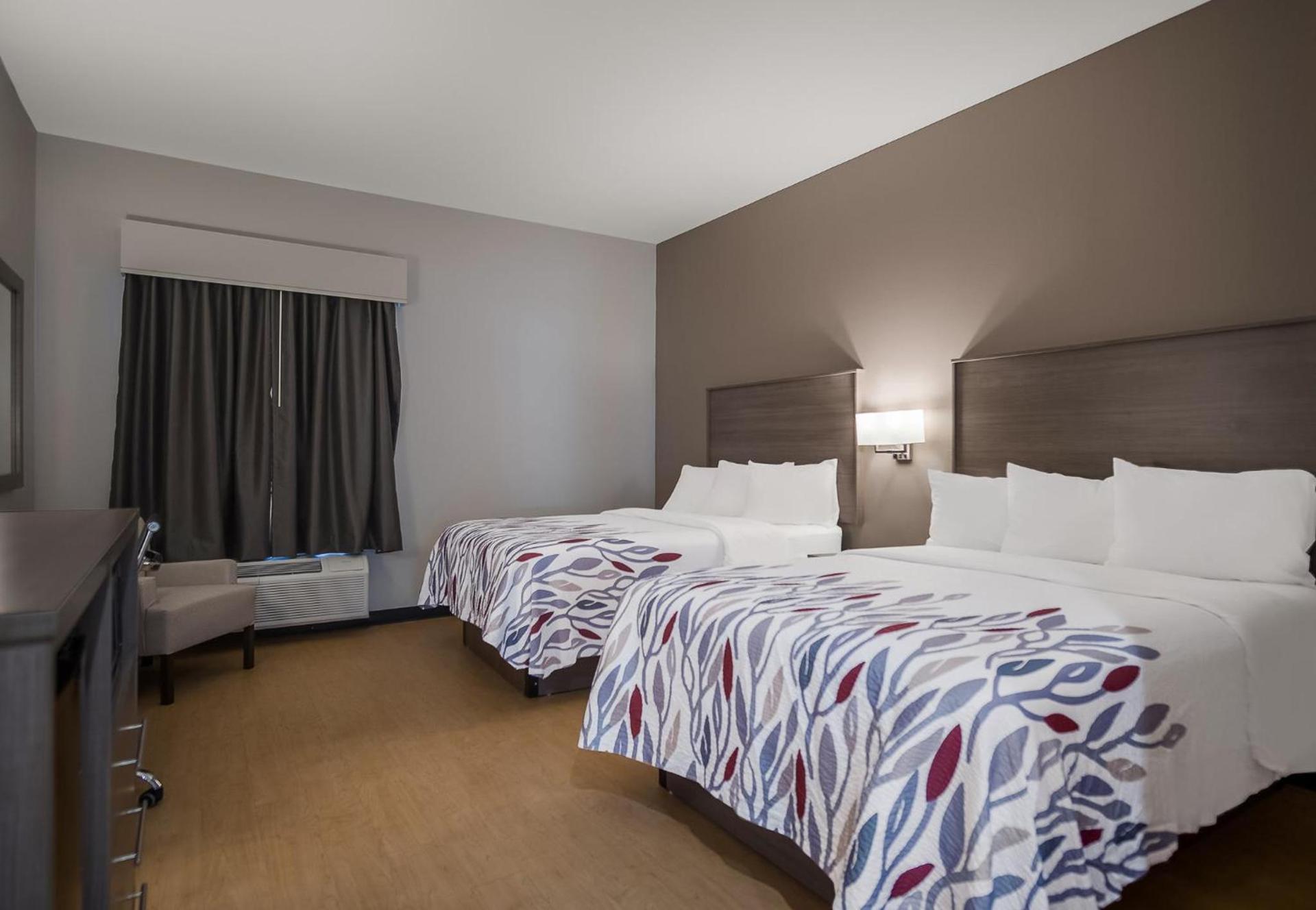 Red Roof Inn Lancaster, TX photo 32